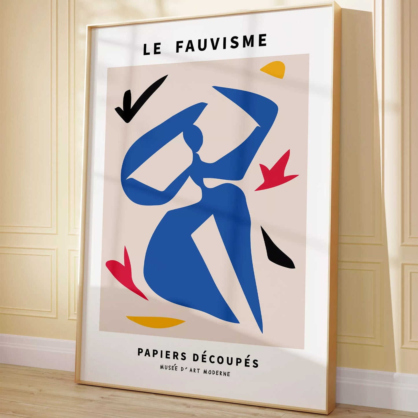 フォービスム様式の青い人物シルエットと赤黄の抽象的な切り絵アート