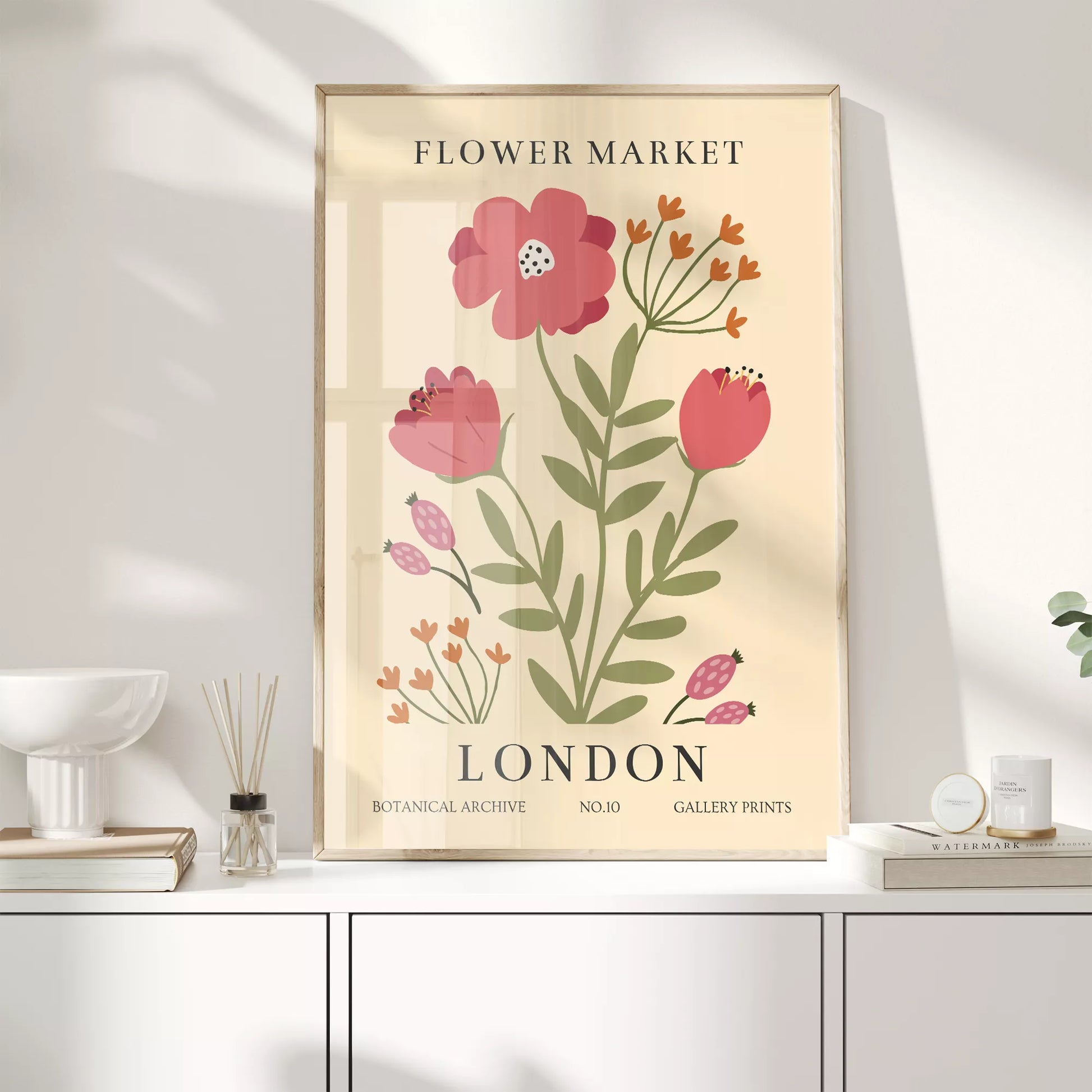 ロンドンフラワーマーケットのボタニカルアートポスター、ピンク色の花とオレンジ色の小花が描かれたレトロなデザイン