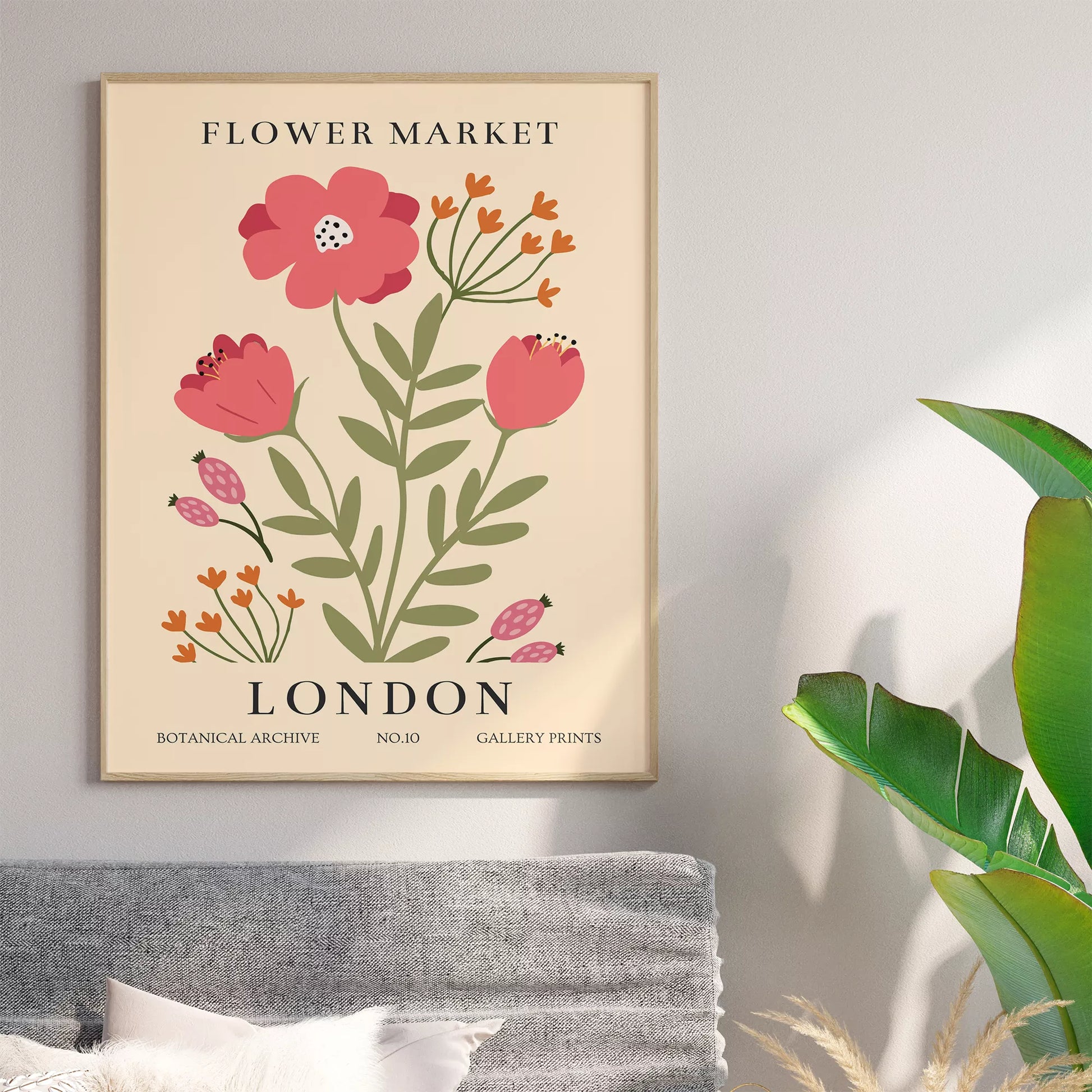 ロンドンフラワーマーケットのボタニカルアートポスター、ピンク色の花とオレンジ色の小花が描かれたレトロなデザイン