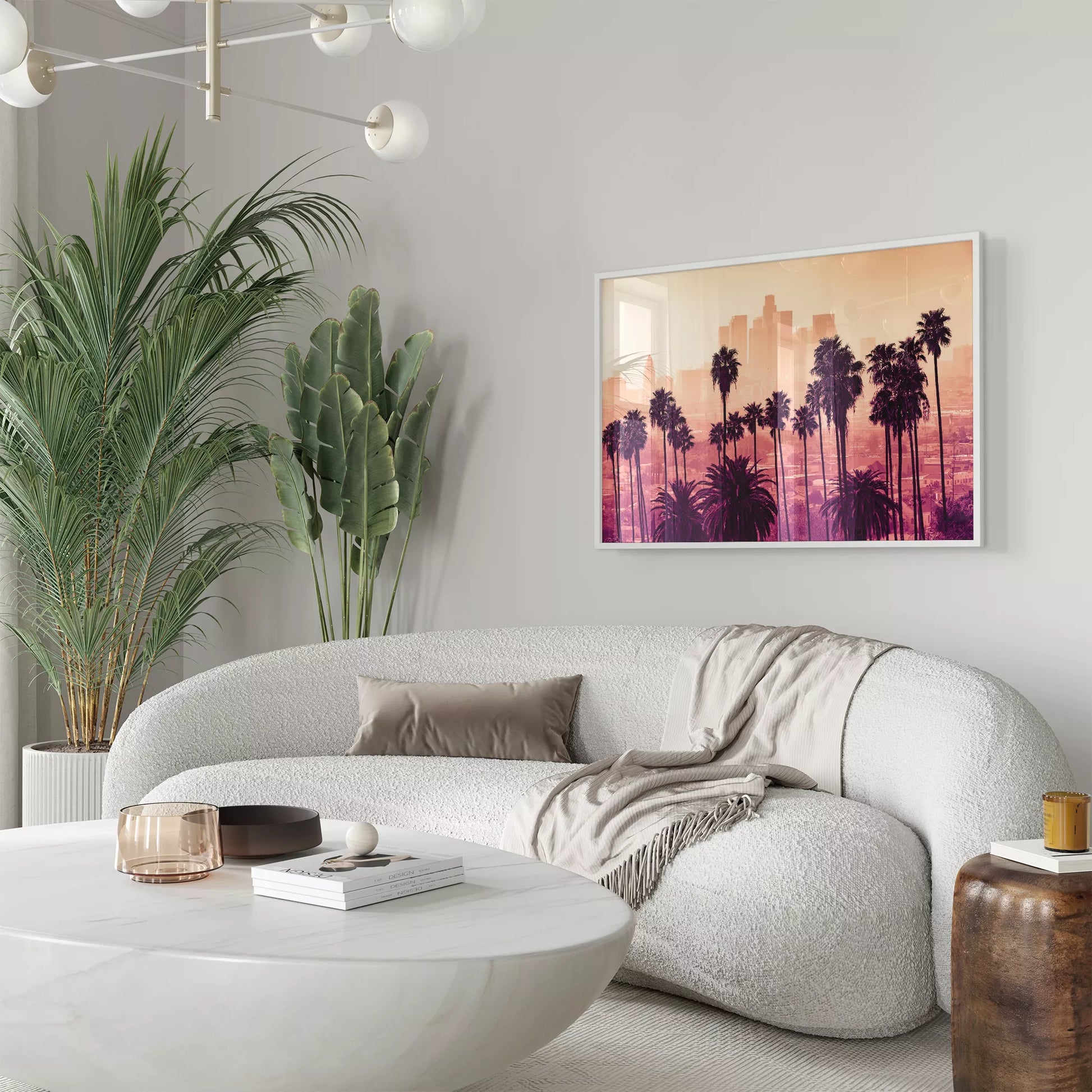 ロサンゼルスのダウンタウンとパームツリーのシルエット夕暮れ風景