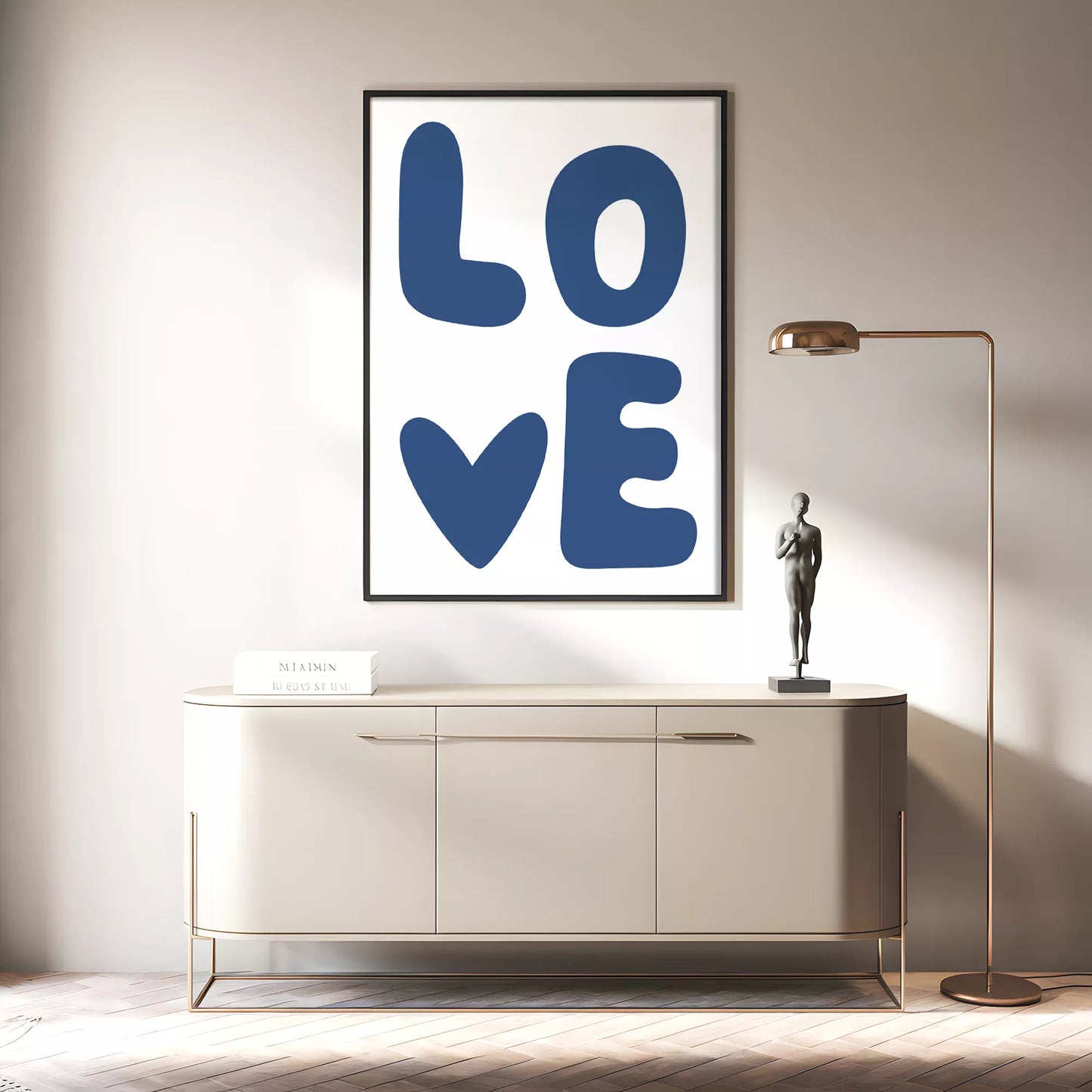 LOVEの青いタイポグラフィデザインが特徴のモダンアートポスター、壁掛け用インテリアに最適