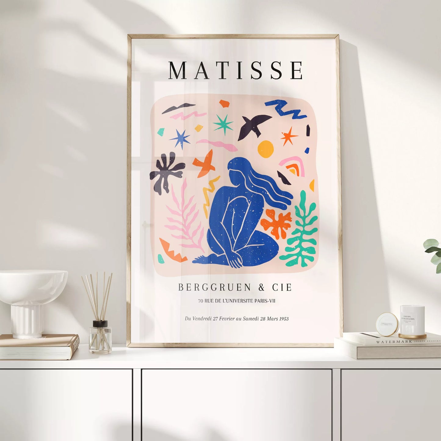 マティス展ポスター、青い人物像と抽象的なモチーフのコラージュ