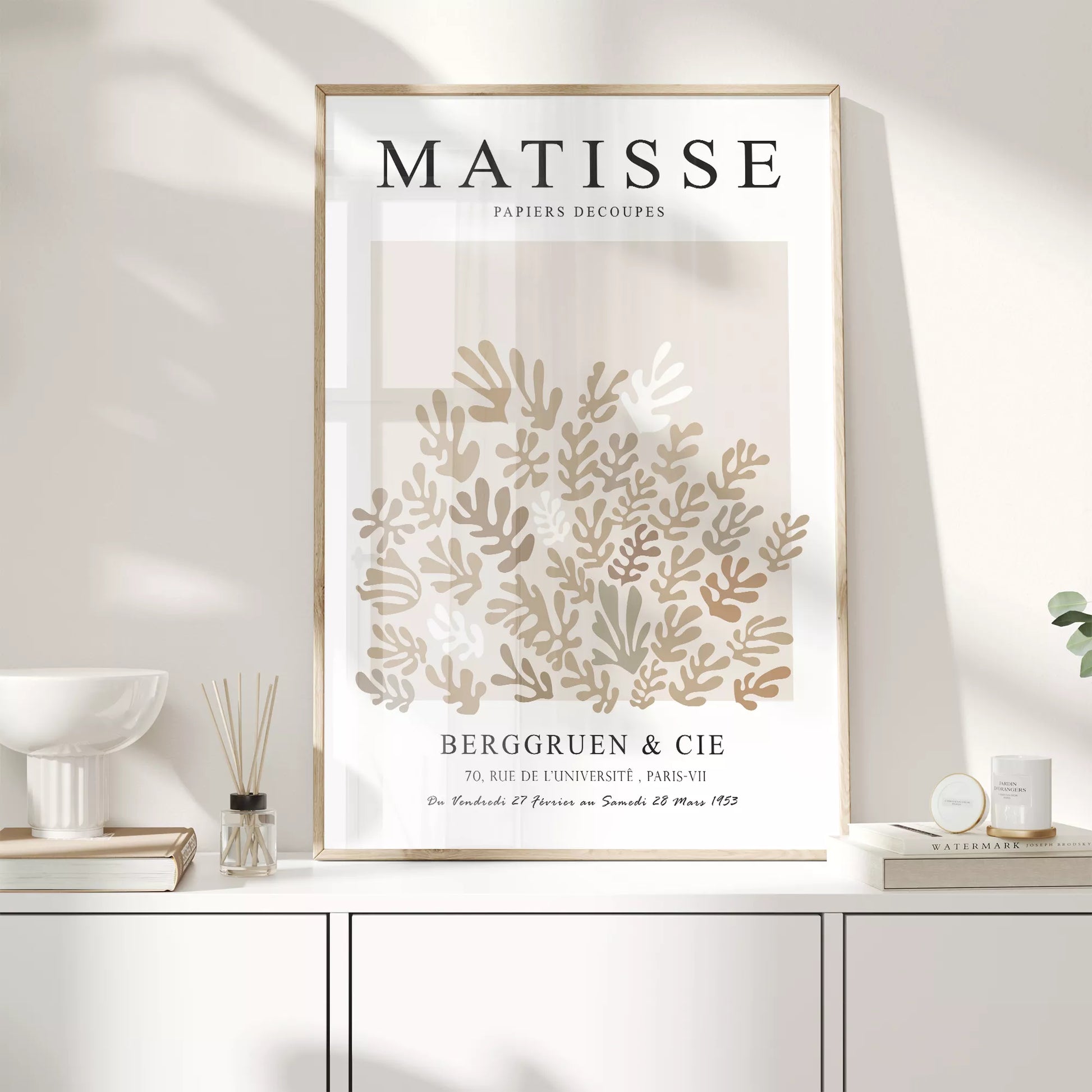 マティス風抽象的な植物モチーフポスター、ベージュトーンのモダンなデザイン