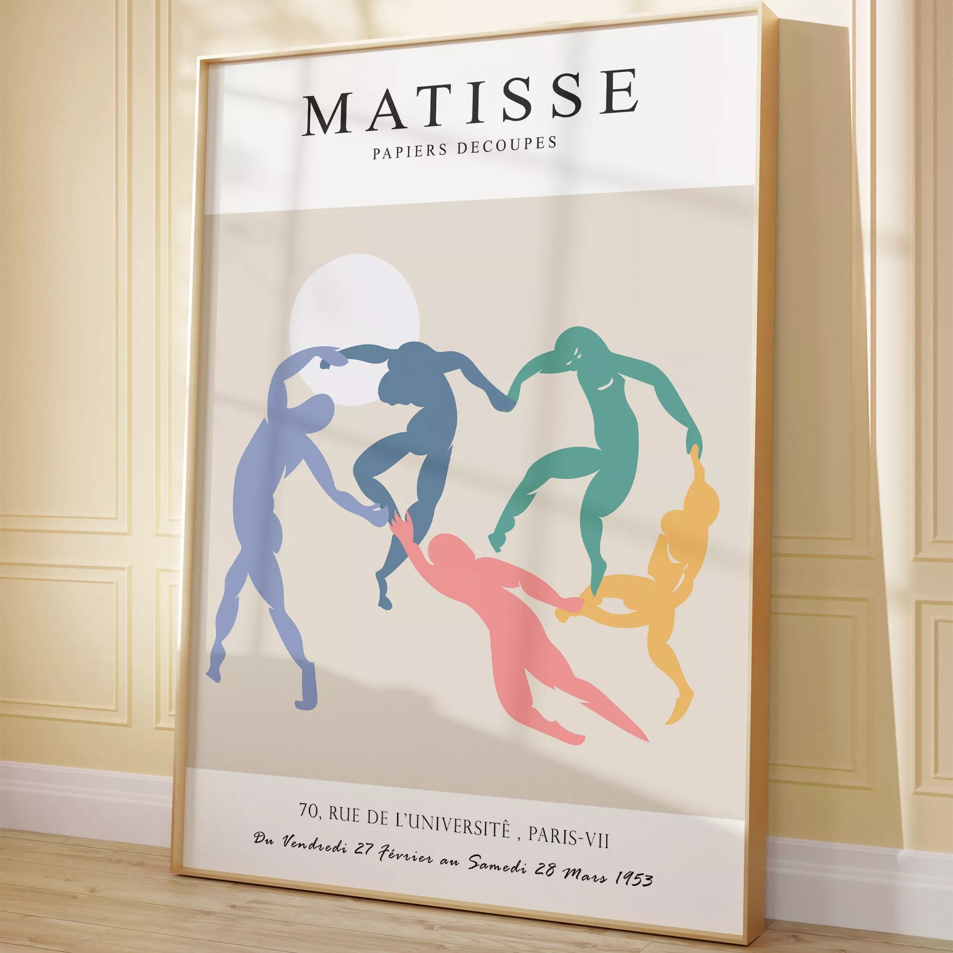 マティスのダンスをモチーフにしたペーパーカット作品。パステルカラーの踊る人物のシルエット