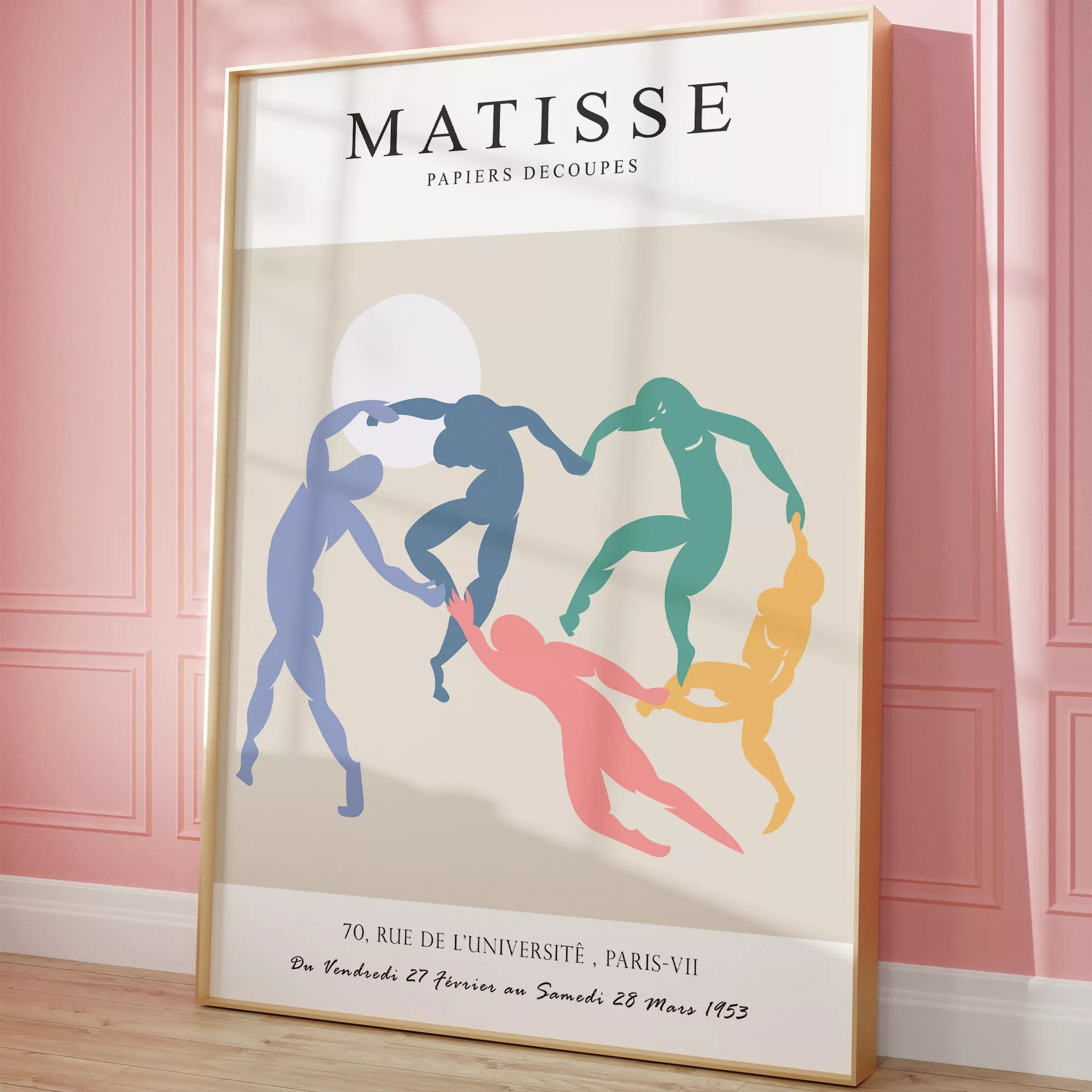 マティスのダンスをモチーフにしたペーパーカット作品。パステルカラーの踊る人物のシルエット