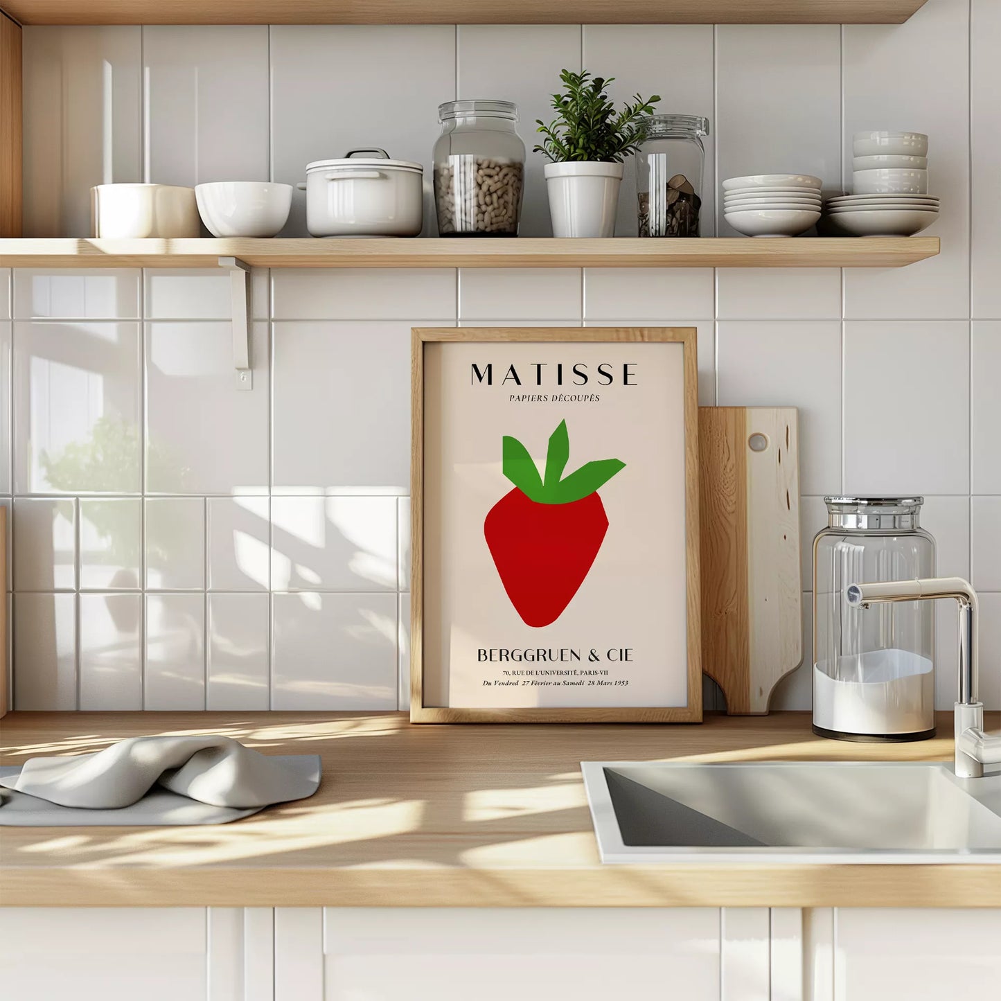 マティスの切り絵アート いちごのミニマルデザイン 1953年展覧会ポスター