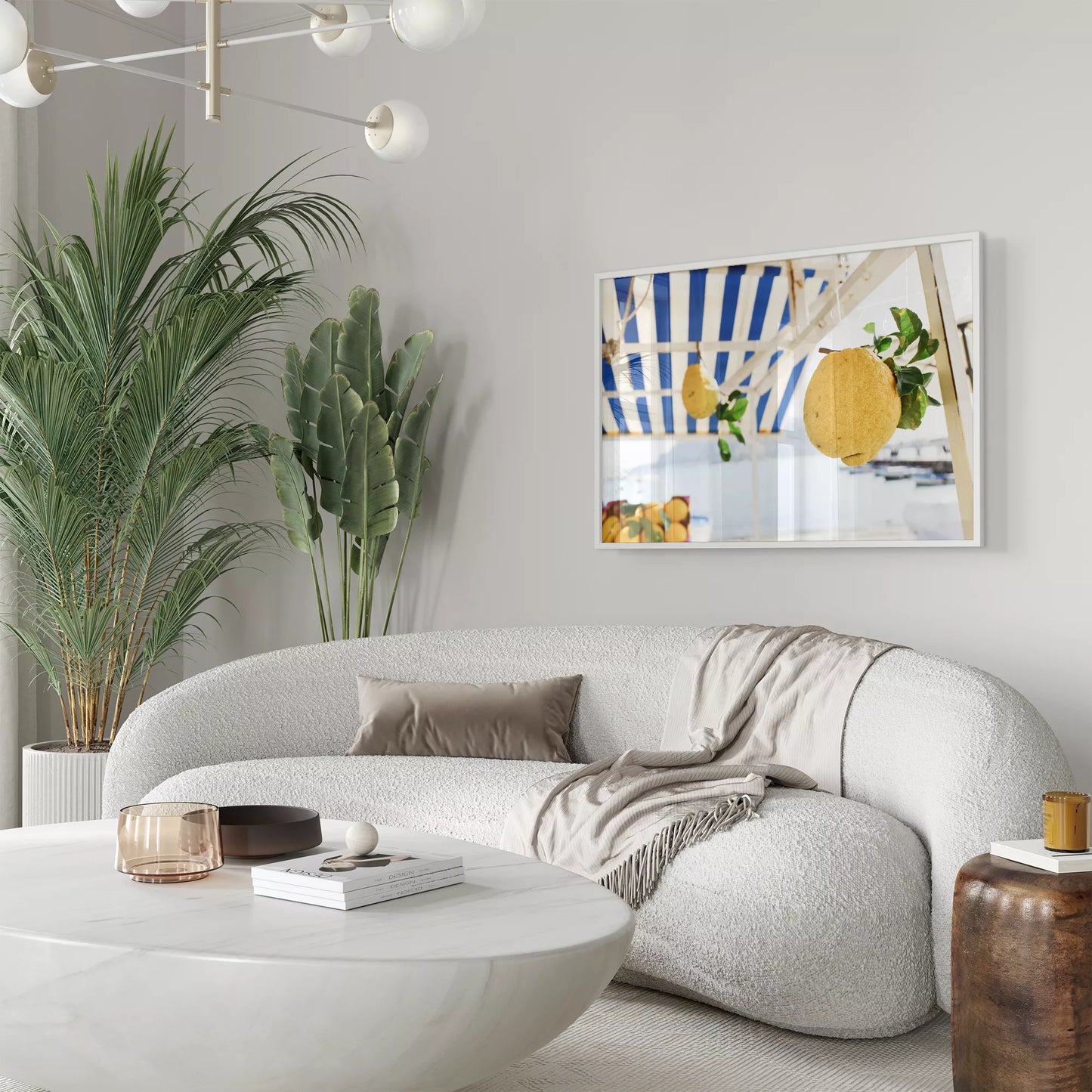 地中海カフェのブルーストライプの日除けとレモンの実の夏景色