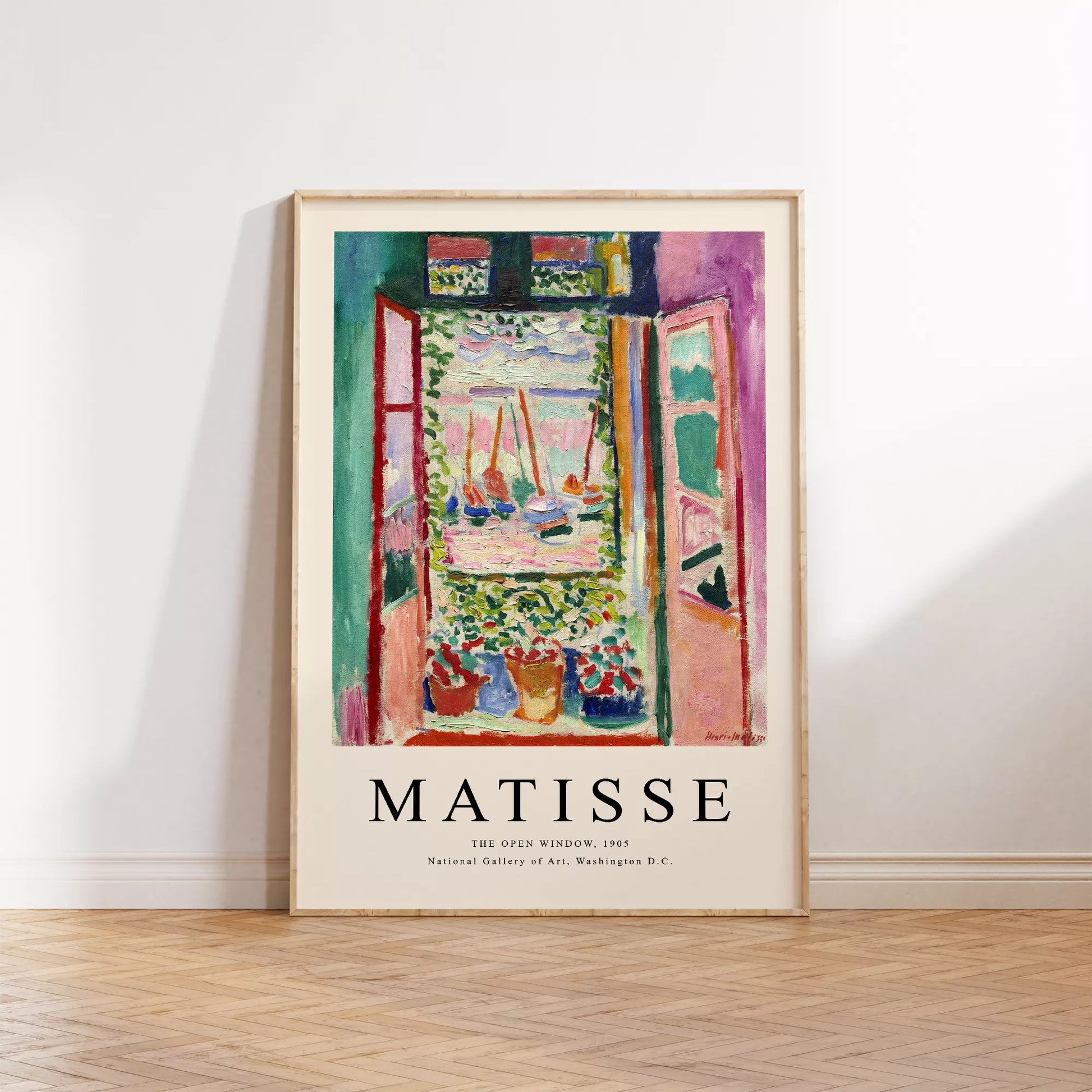 開かれた窓から見える地中海の景色とヨットのある鮮やかな印象派アート