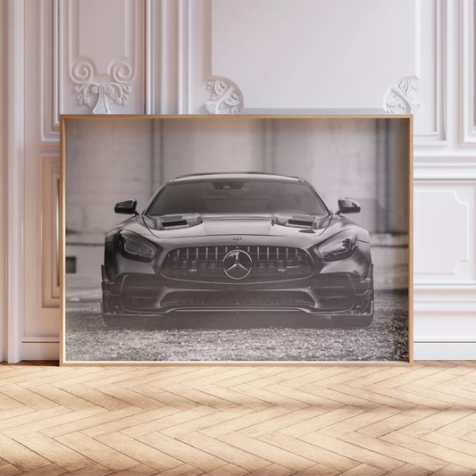 メルセデスAMG GTの迫力ある正面モノクロ写真、スポーツカーアート