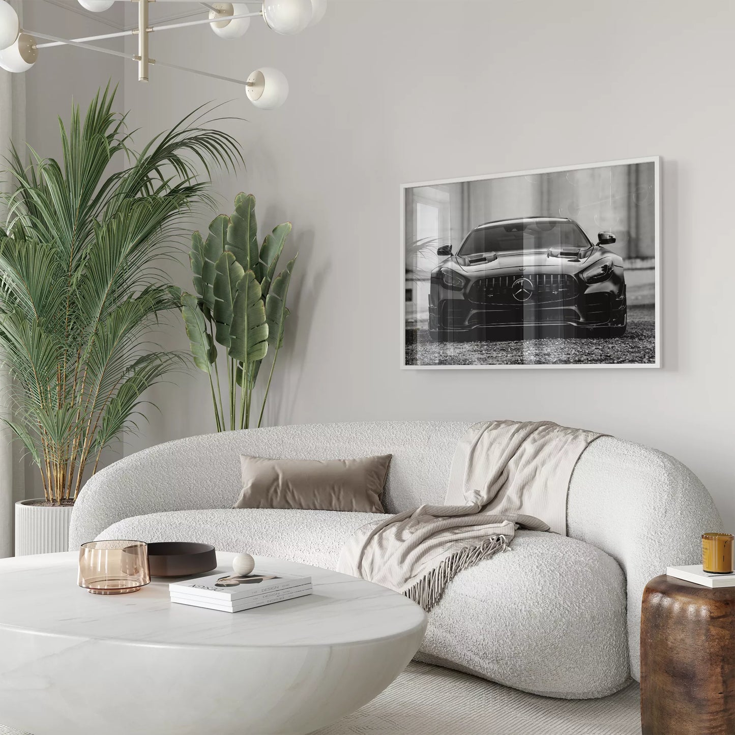 メルセデスAMG GTの迫力ある正面モノクロ写真、スポーツカーアート