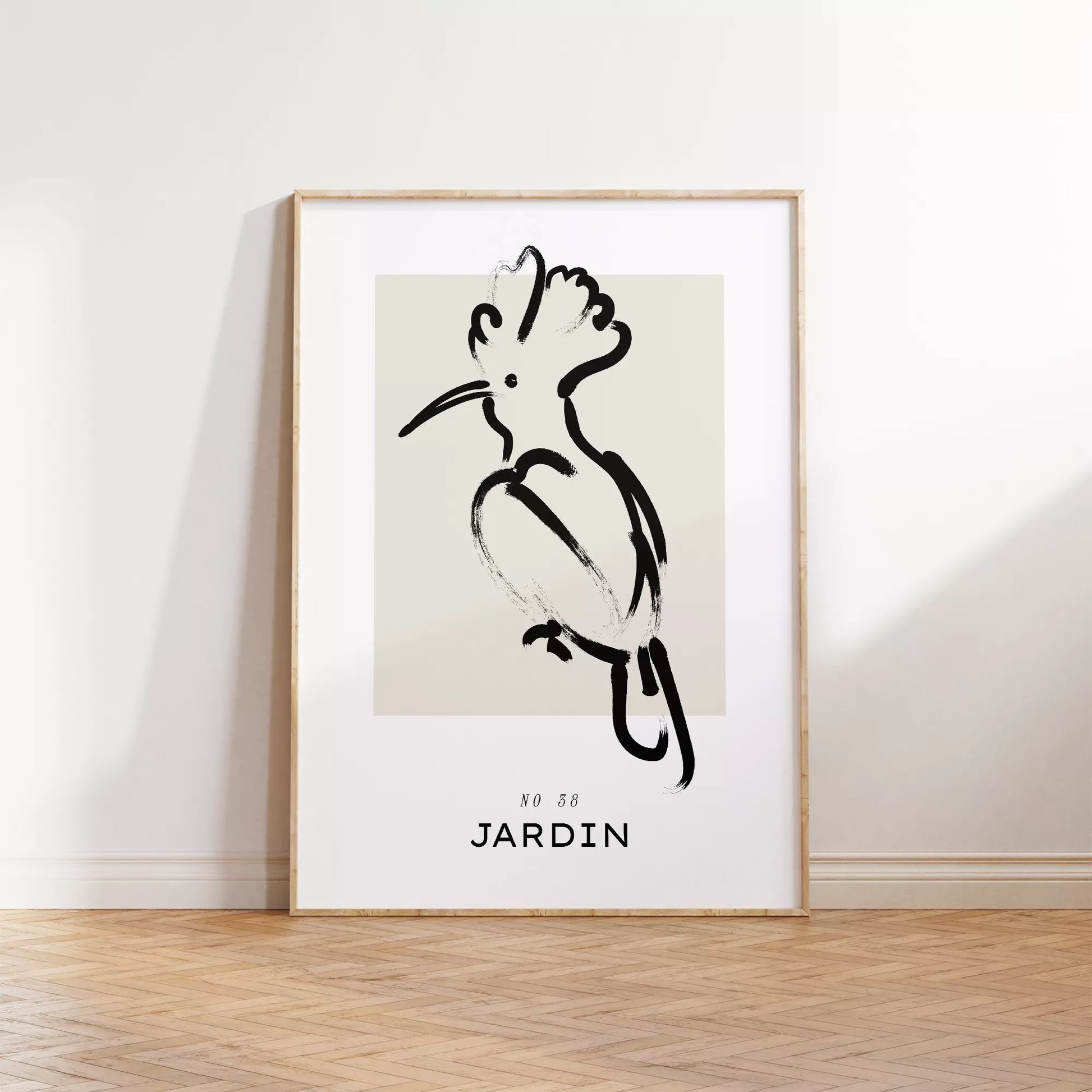 モダンな筆墨で描かれた鳥のシルエット水墨画アート