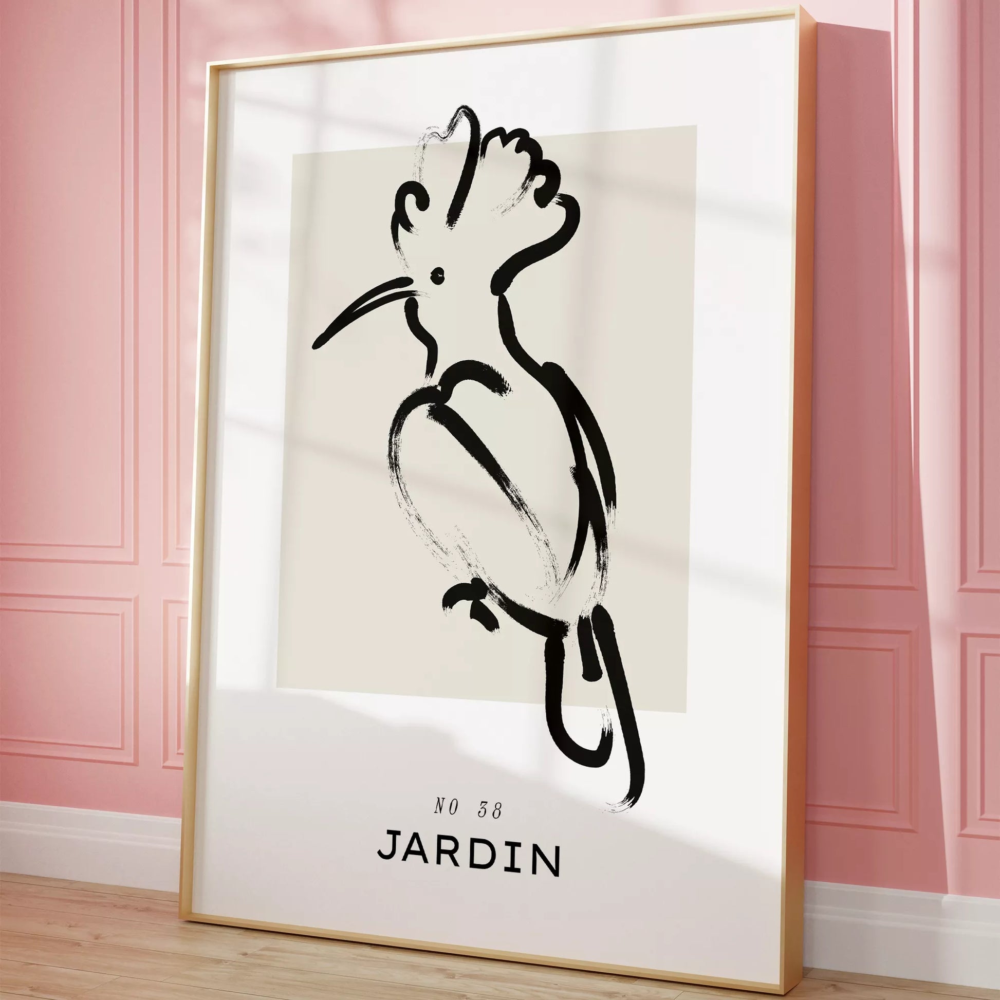 モダンな筆墨で描かれた鳥のシルエット水墨画アート