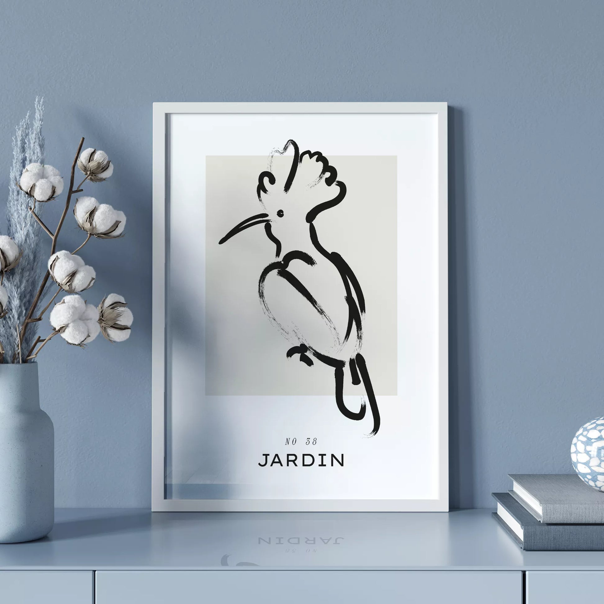 モダンな筆墨で描かれた鳥のシルエット水墨画アート