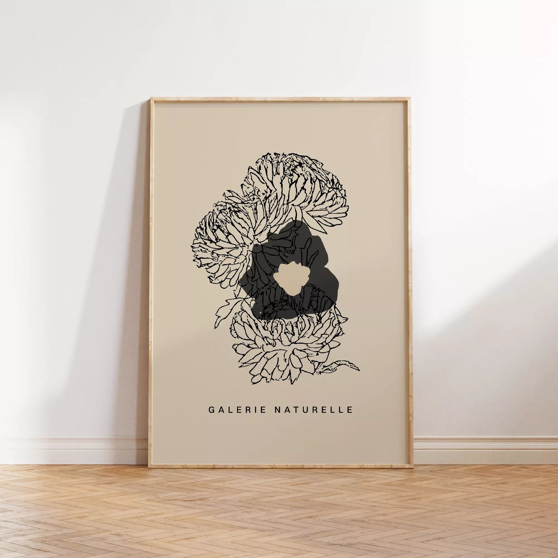 モダンな線画で描かれた花のアートポスター、ベージュ背景にブラックの抽象的な花のデザイン