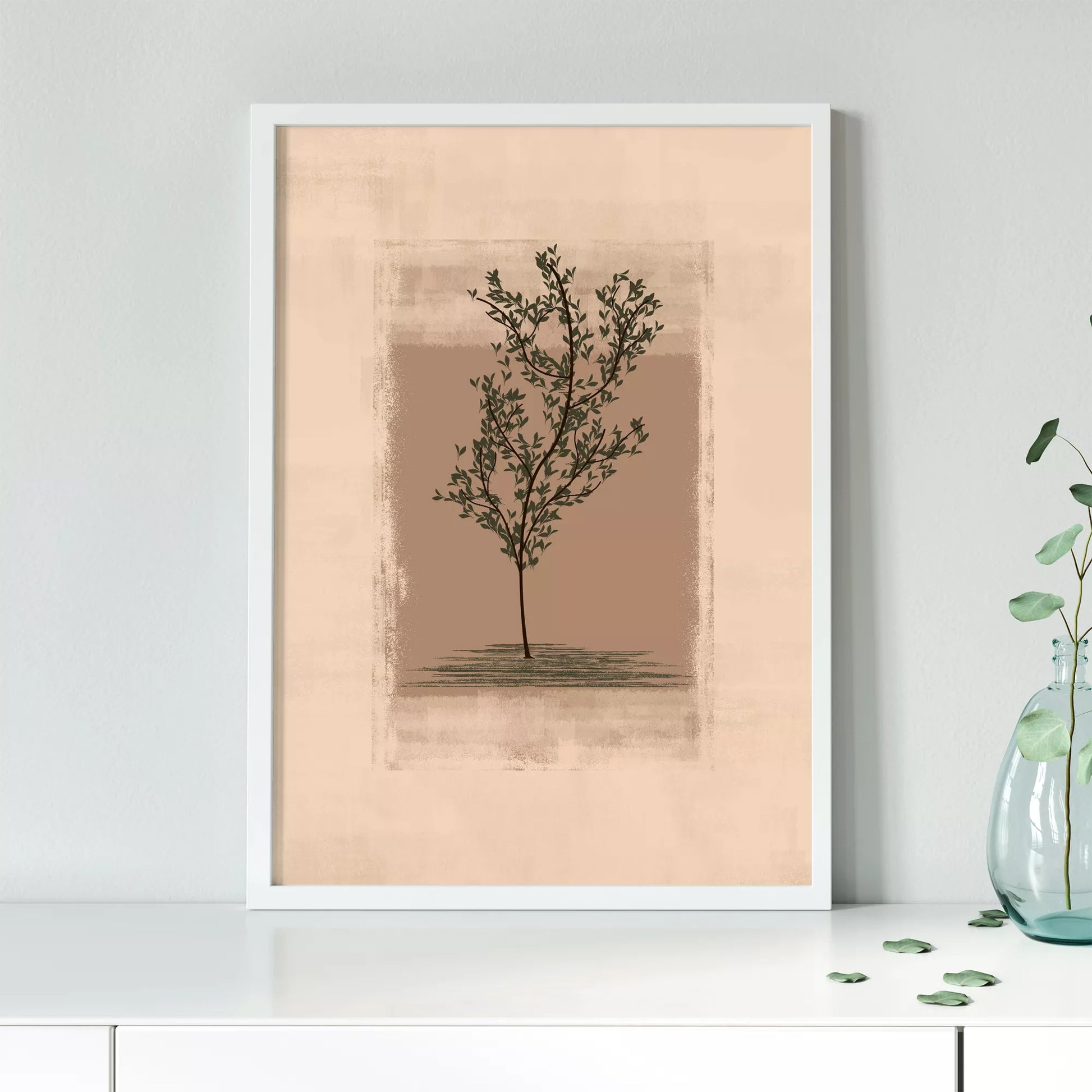 静寂な背景に佇む一本の木のシルエット画、禅とモダンの融合