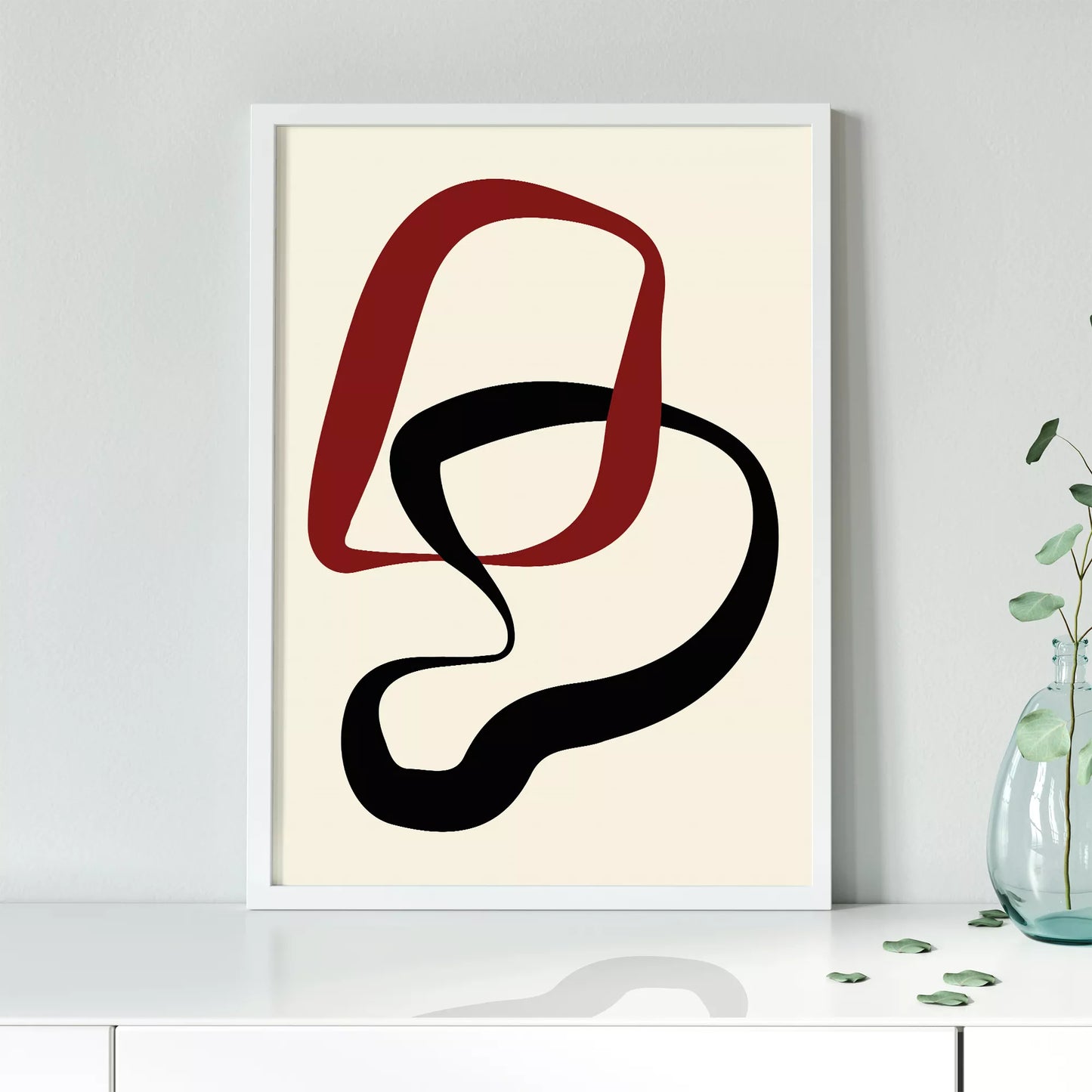 赤と黒の曲線が織りなすモダンな抽象アート