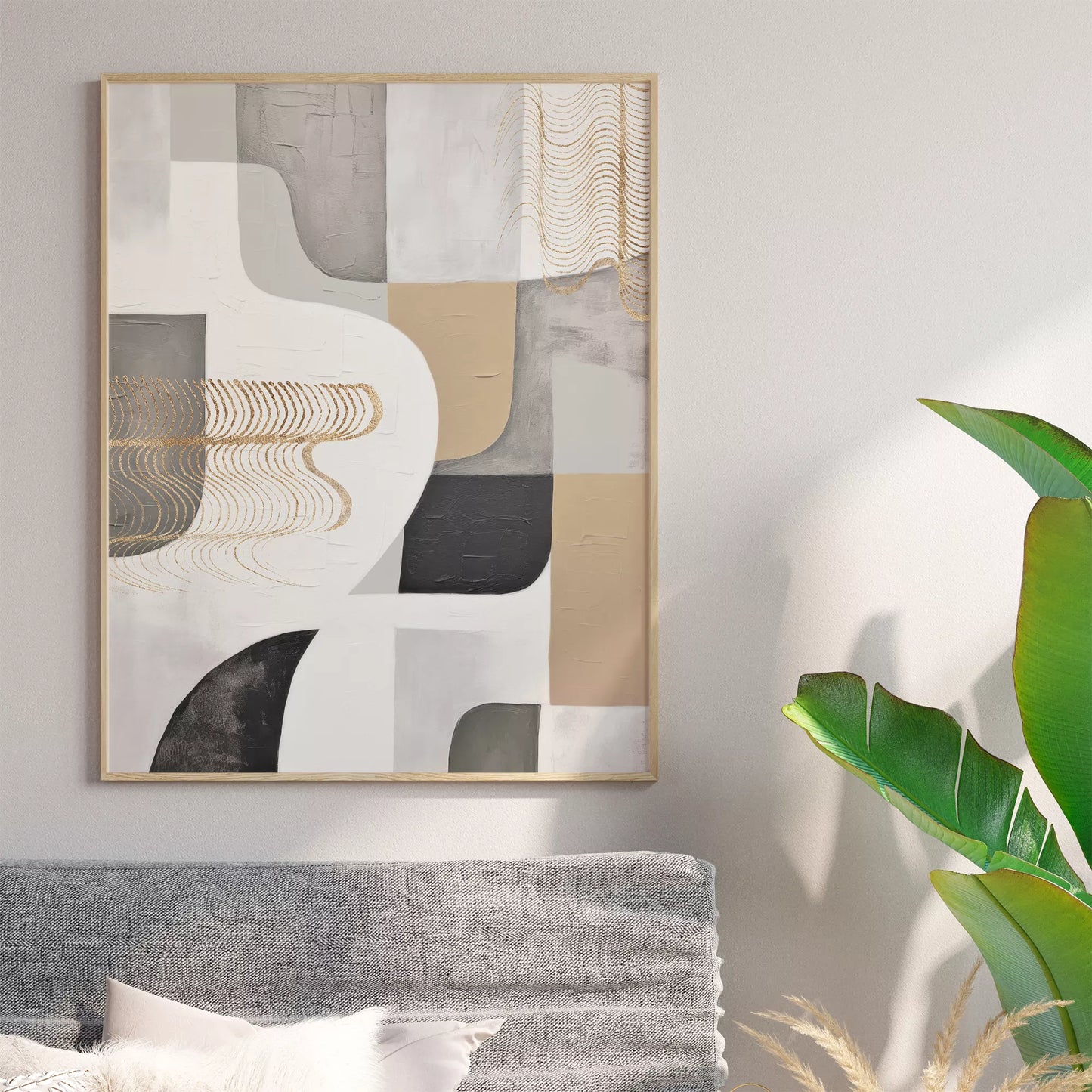 抽象的な幾何学模様とゴールドアクセントのモダンアート