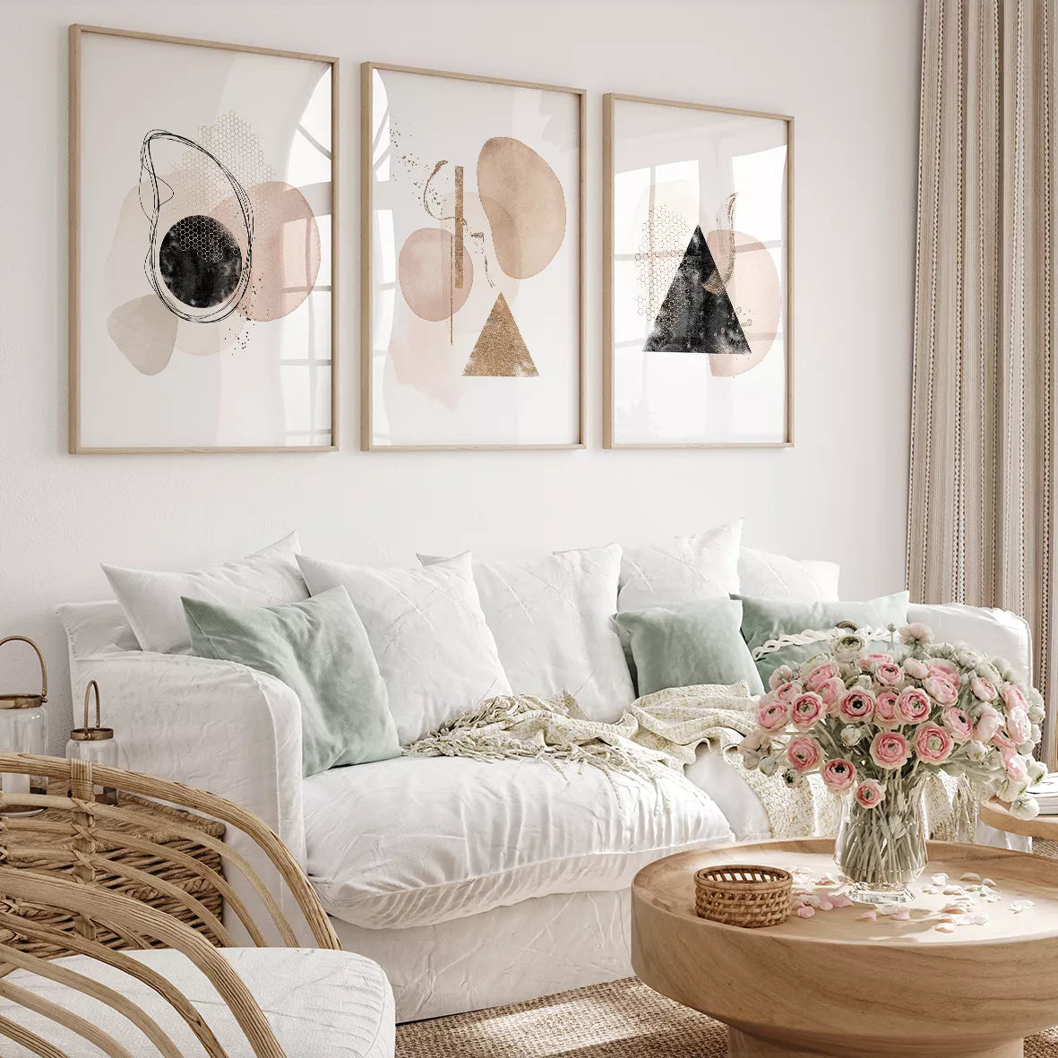 幾何学的な抽象アートセット:三角形と円のモダンなデザイン構成