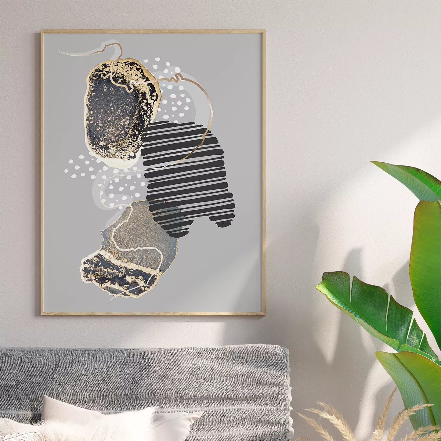 グレー背景に金箔と抽象的な曲線が調和する現代アート3点セット