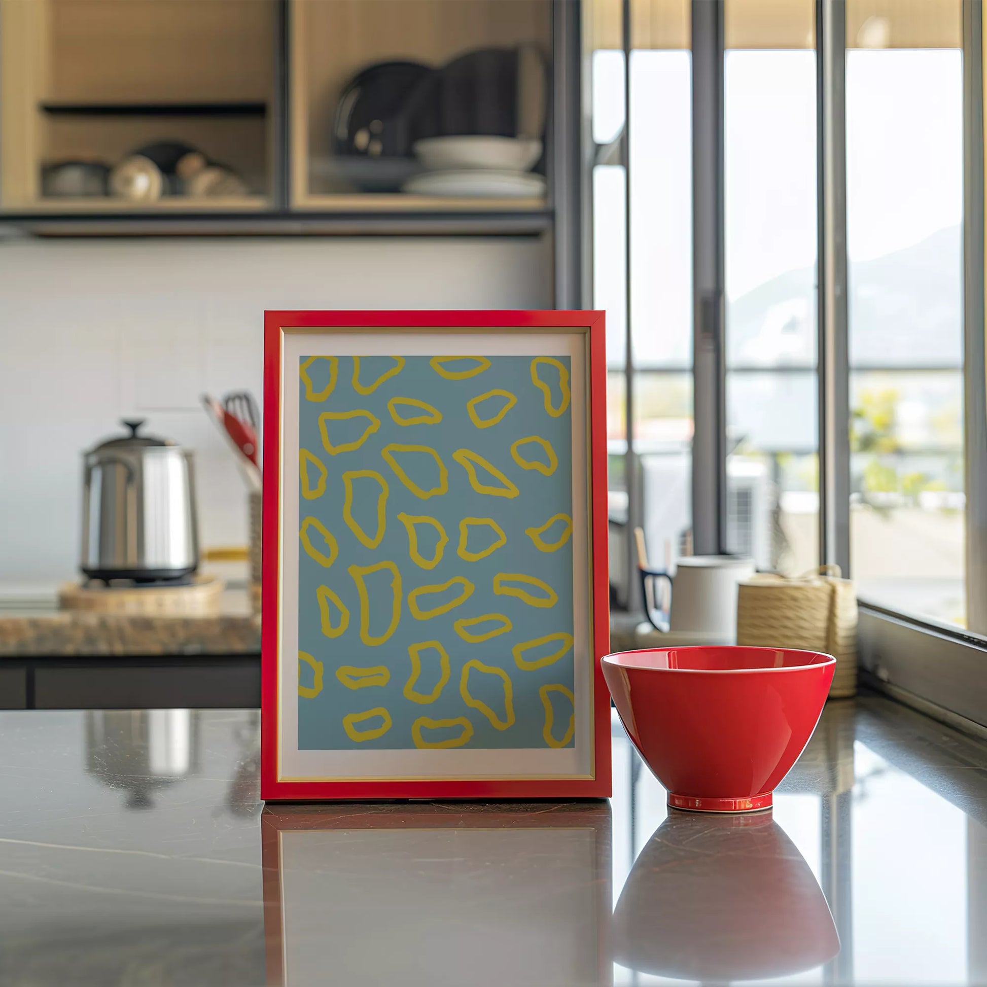 青い背景に黄色の抽象的な模様のモダンアートプリント