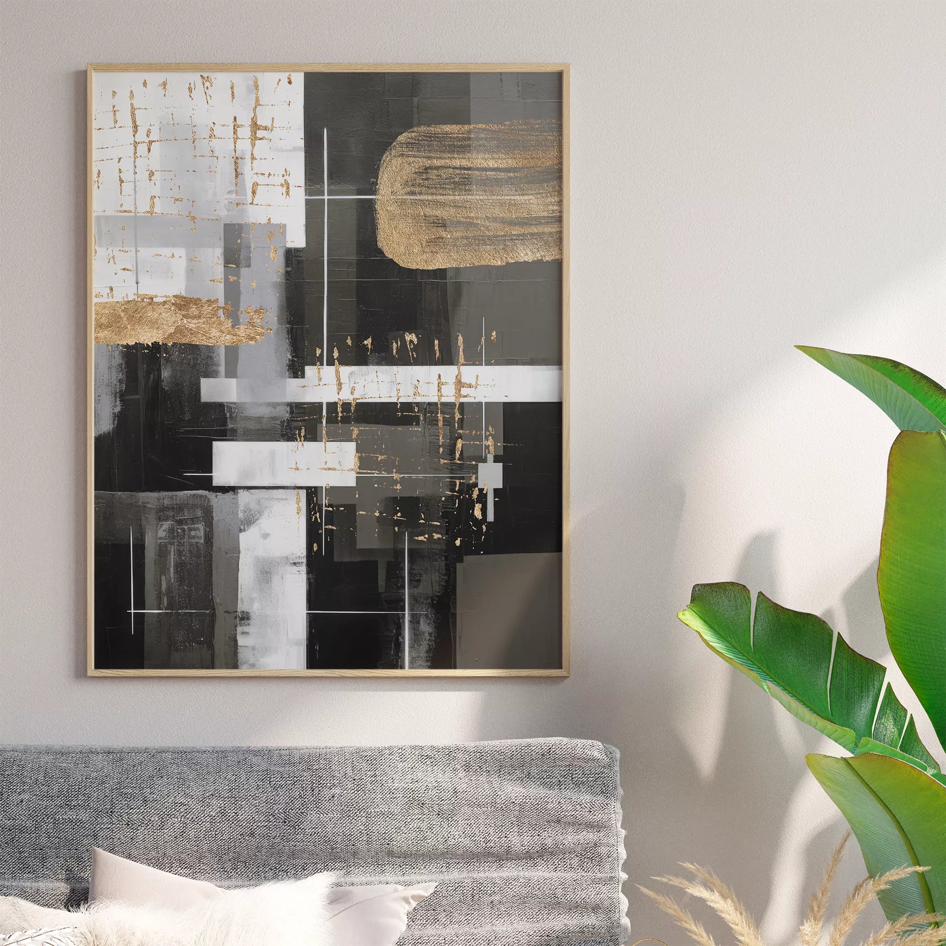 モノトーンと金箔が織りなす幾何学的な抽象アート