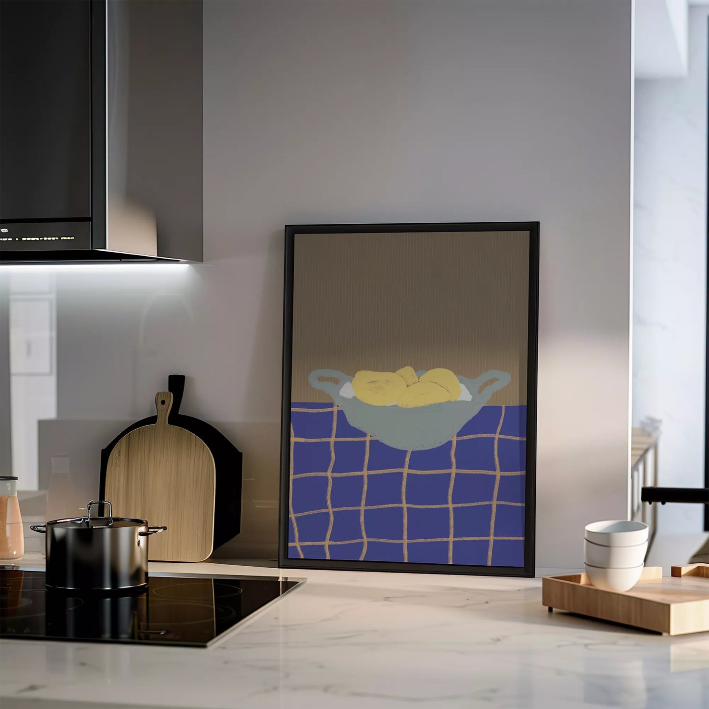 青いテーブルクロスの上に置かれた黄色いレモンの静物画アート