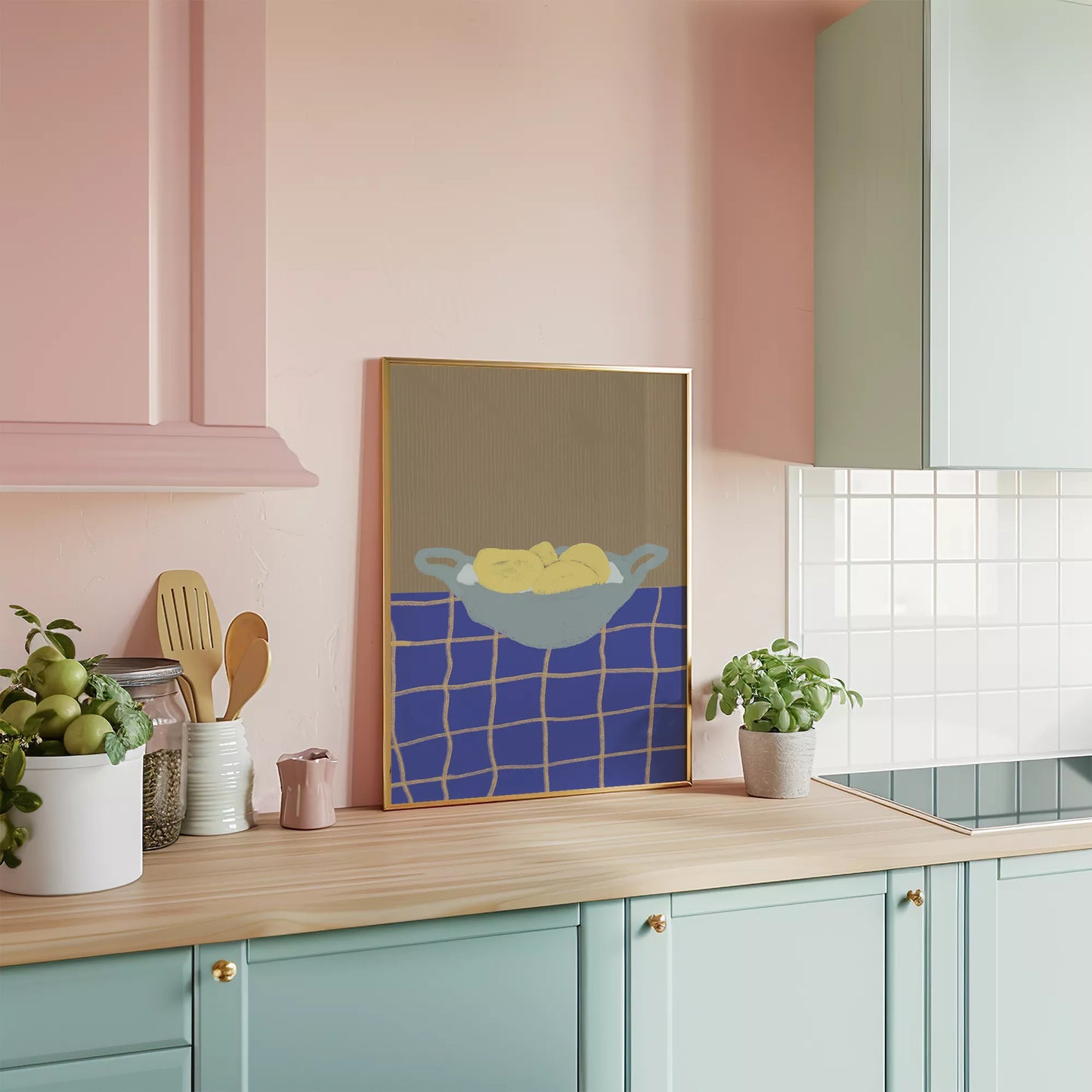 青いテーブルクロスの上に置かれた黄色いレモンの静物画アート