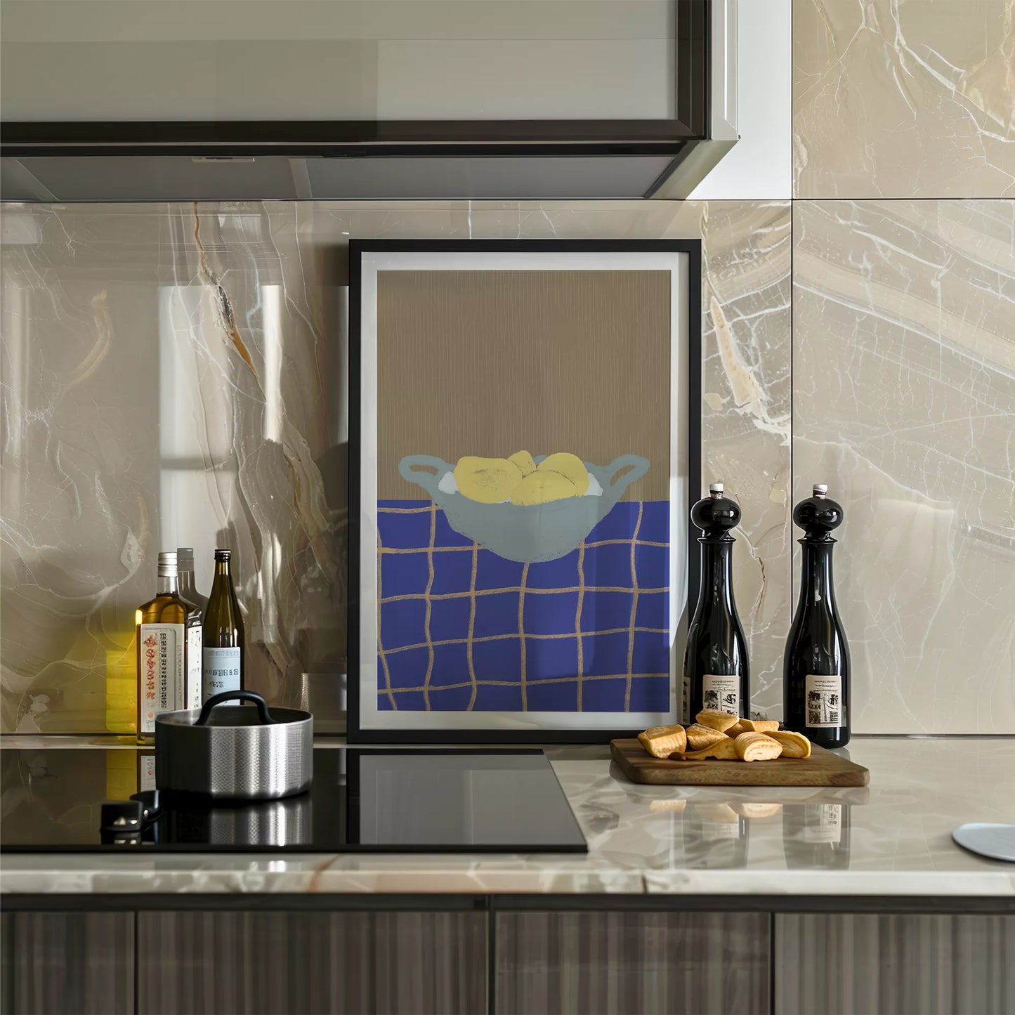 青いテーブルクロスの上に置かれた黄色いレモンの静物画アート