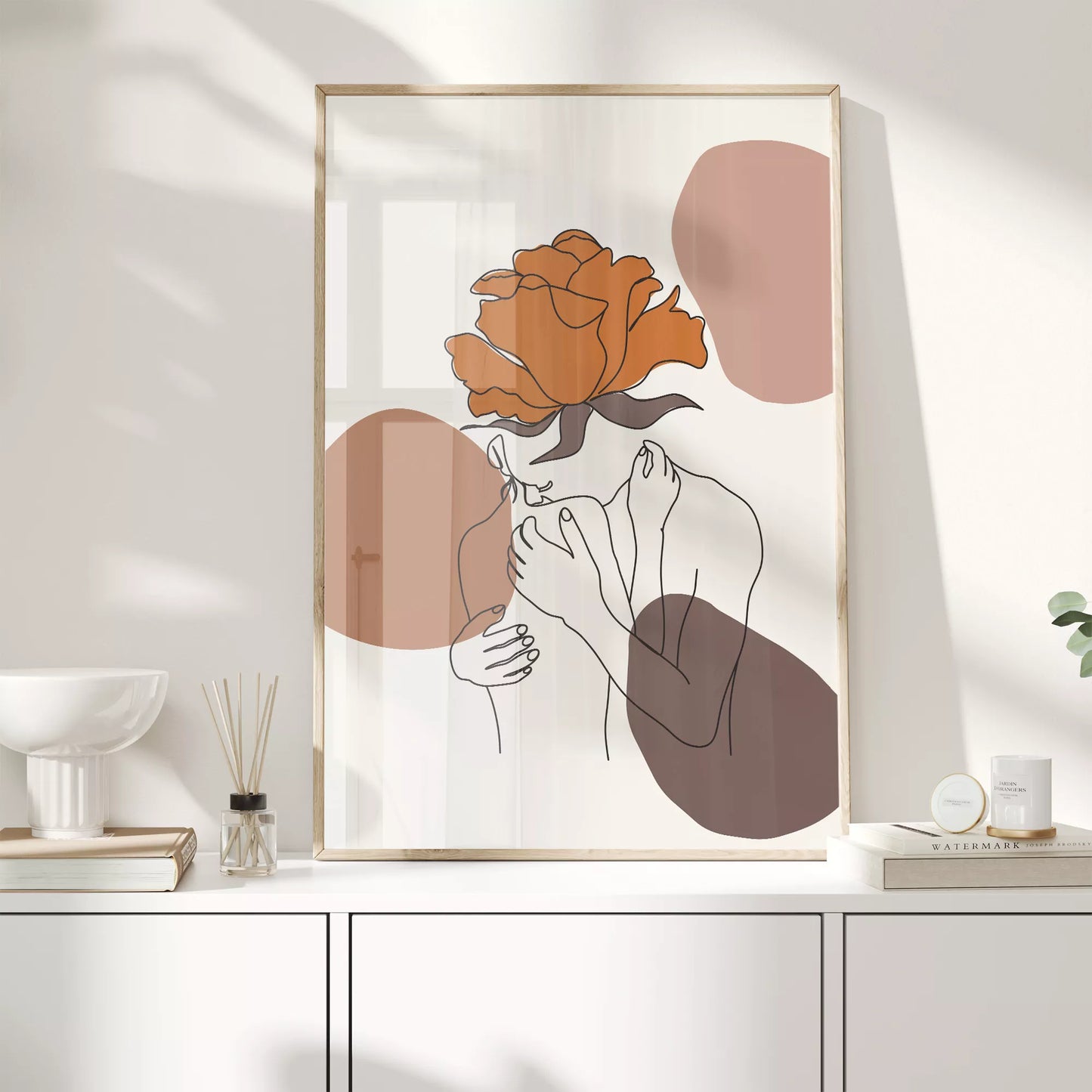 テラコッタカラーのバラと線画アートのモダンな抽象画