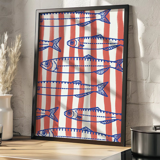 青い魚のイラストとサーモンピンクのストライプ模様の北欧風デザイン