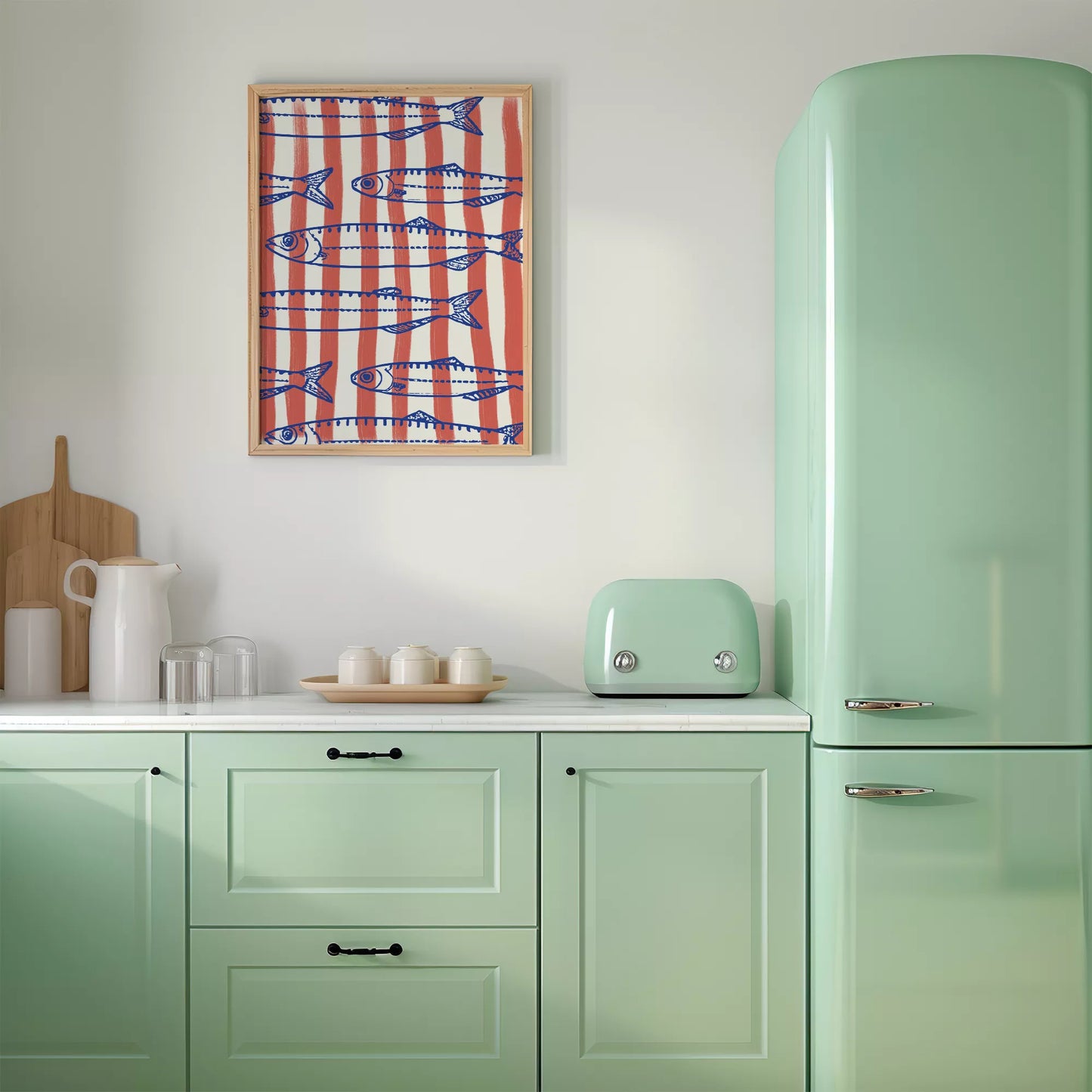 青い魚のイラストとサーモンピンクのストライプ模様の北欧風デザイン