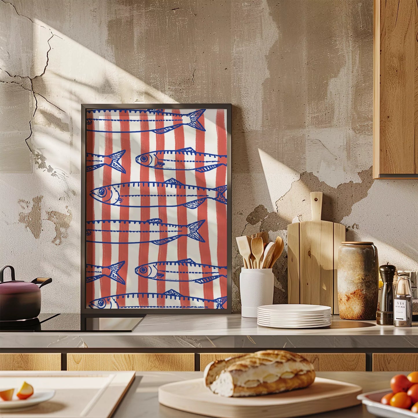 青い魚のイラストとサーモンピンクのストライプ模様の北欧風デザイン