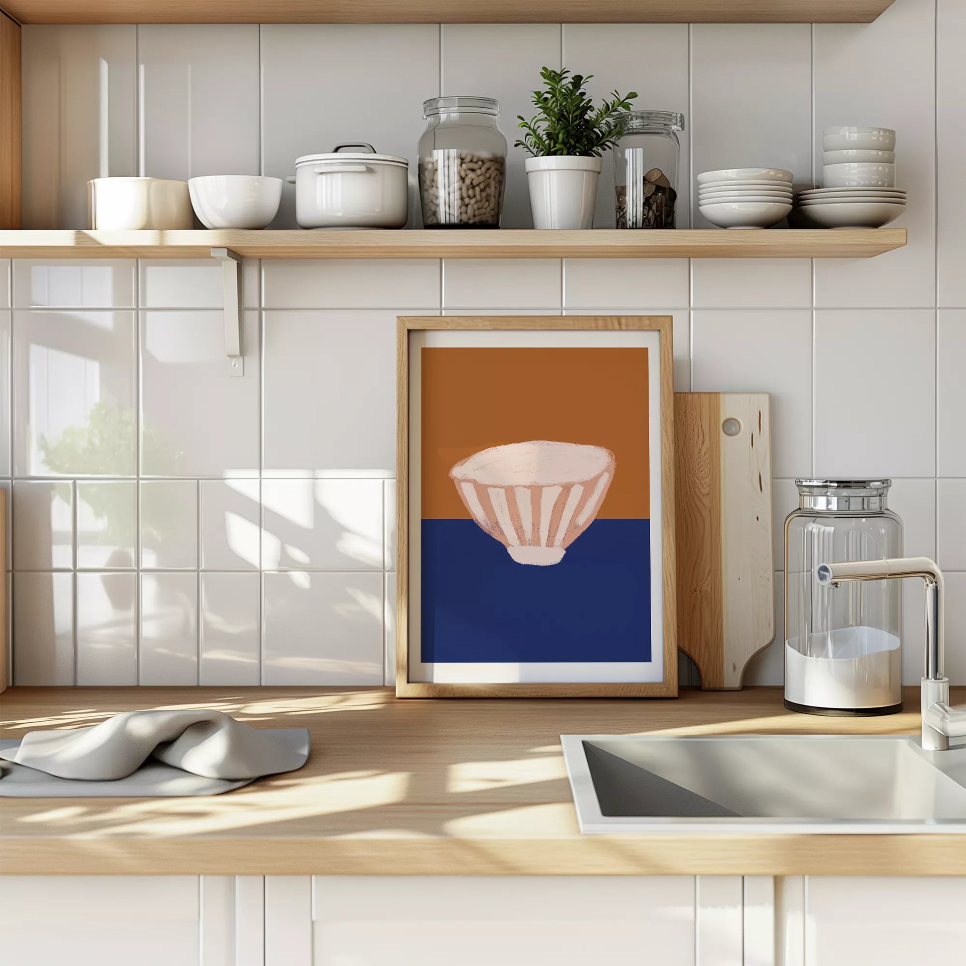 オレンジとブルーの背景に描かれたミニマルなボウルのアートプリント