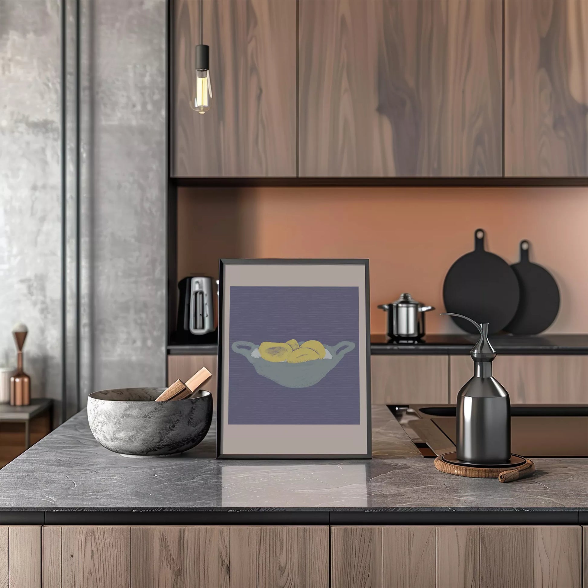 グレーのボウルに入った黄色いレモン パープル背景のモダンアート