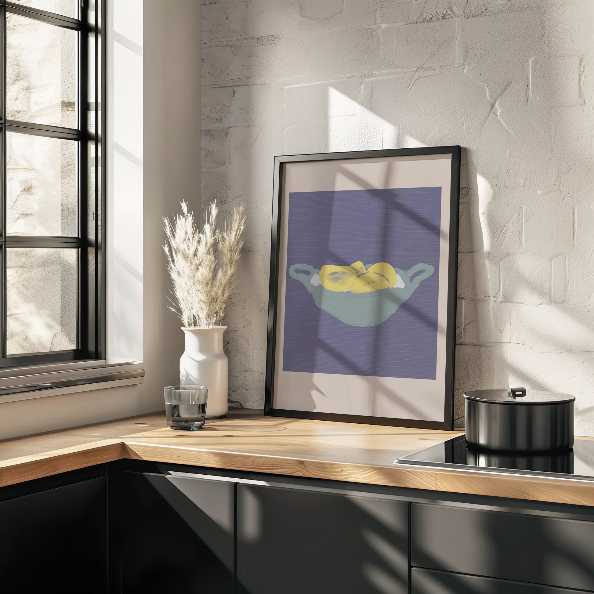 グレーのボウルに入った黄色いレモン パープル背景のモダンアート