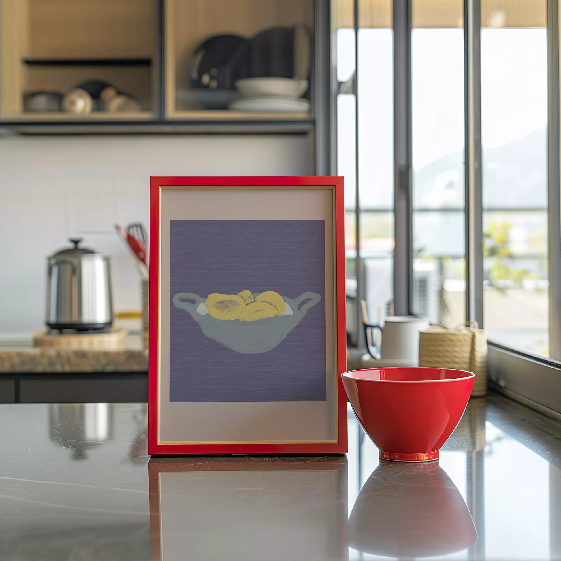 グレーのボウルに入った黄色いレモン パープル背景のモダンアート