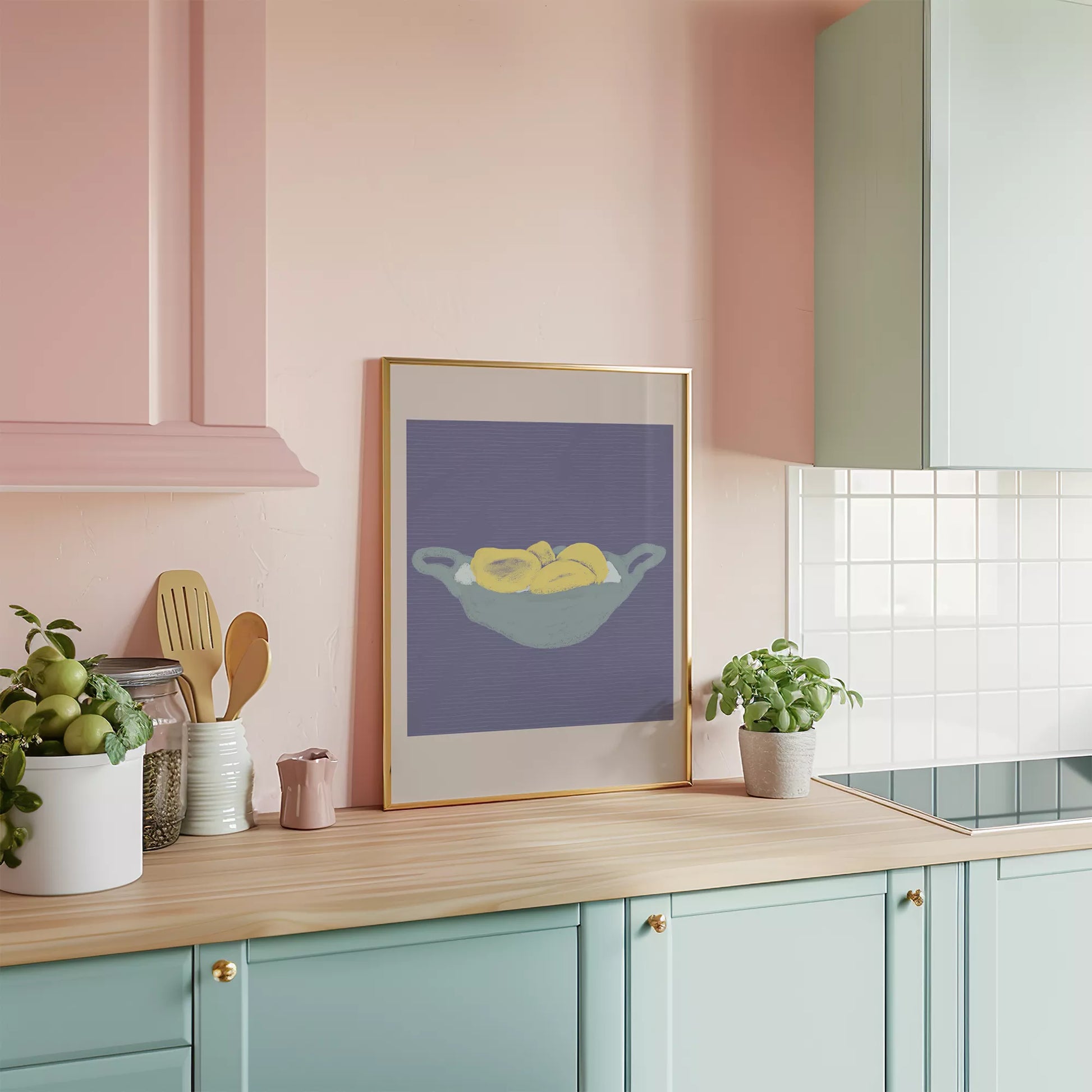 グレーのボウルに入った黄色いレモン パープル背景のモダンアート