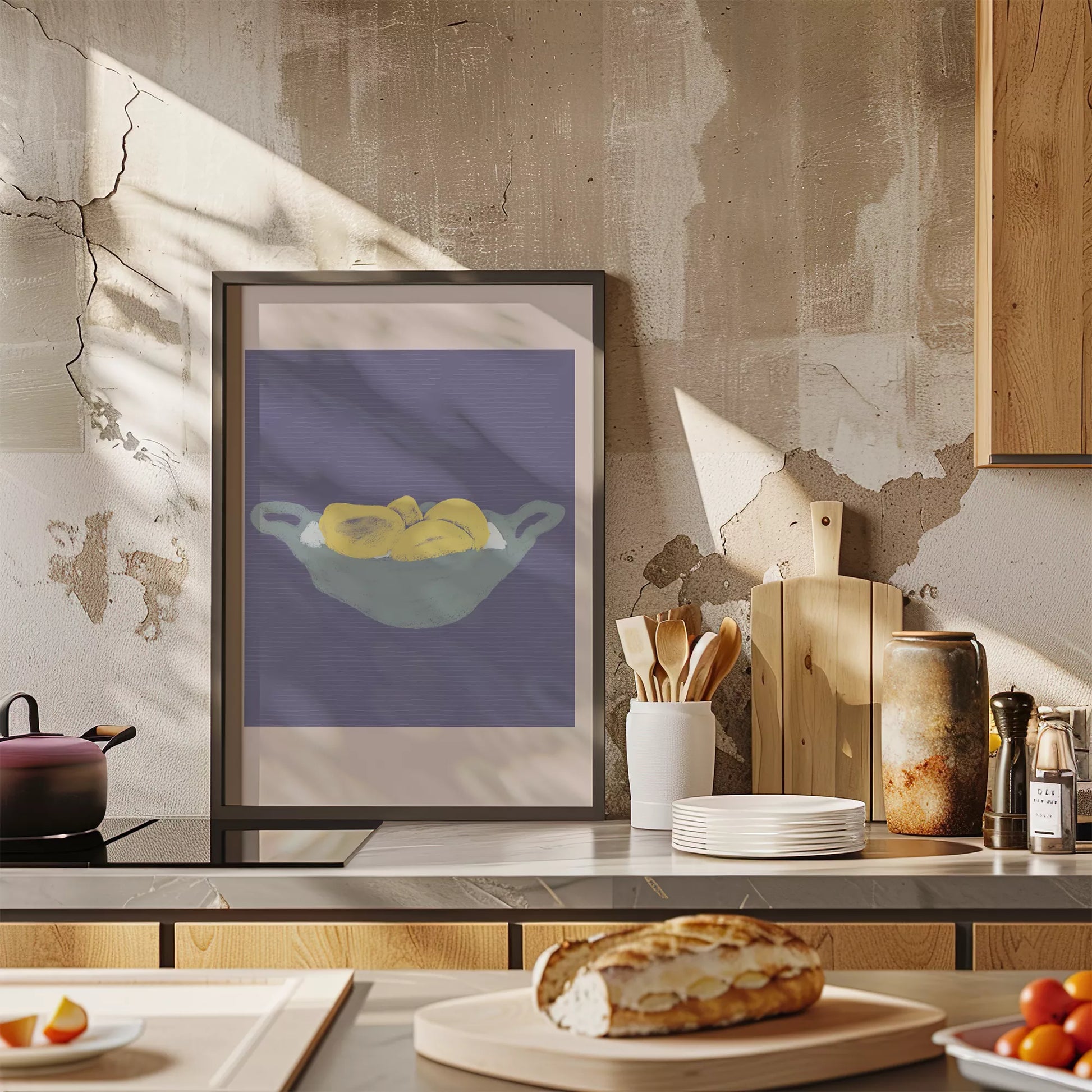 グレーのボウルに入った黄色いレモン パープル背景のモダンアート