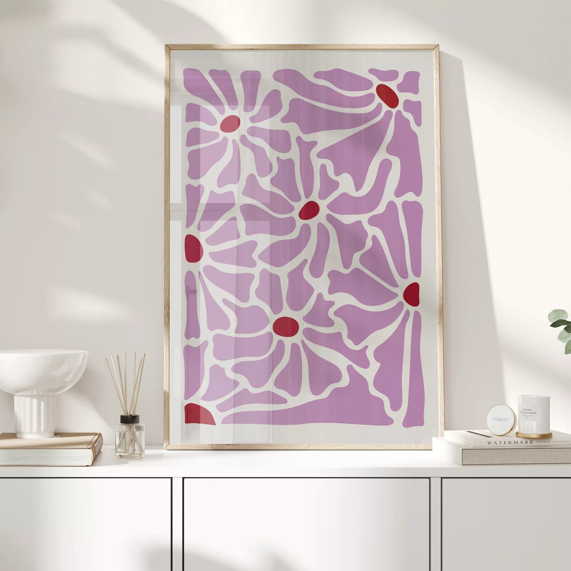 優美な薄紫の花びらが織りなす幾何学的なモダンアートデザイン