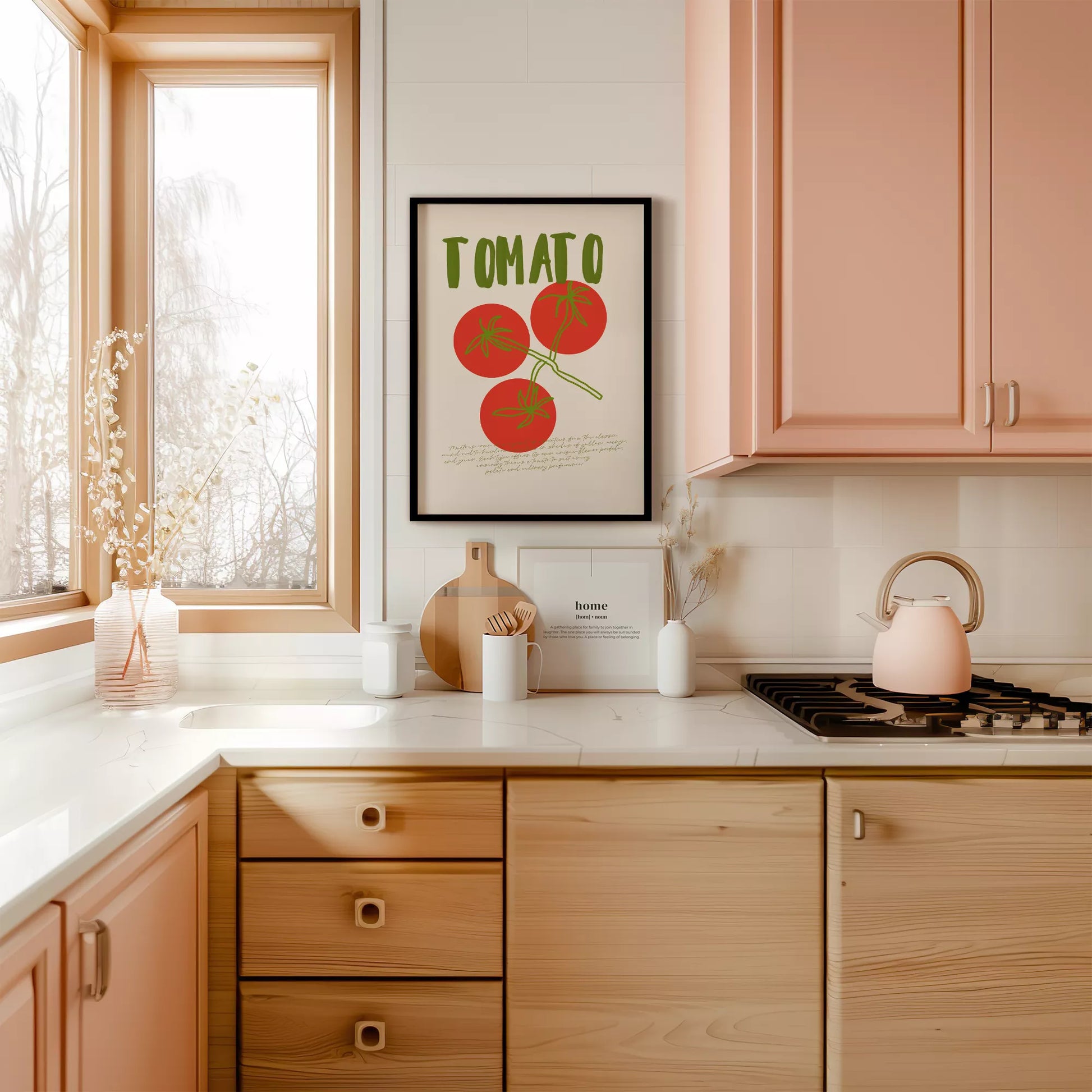 緑の文字と赤いトマト3つのシンプルなボタニカルアート