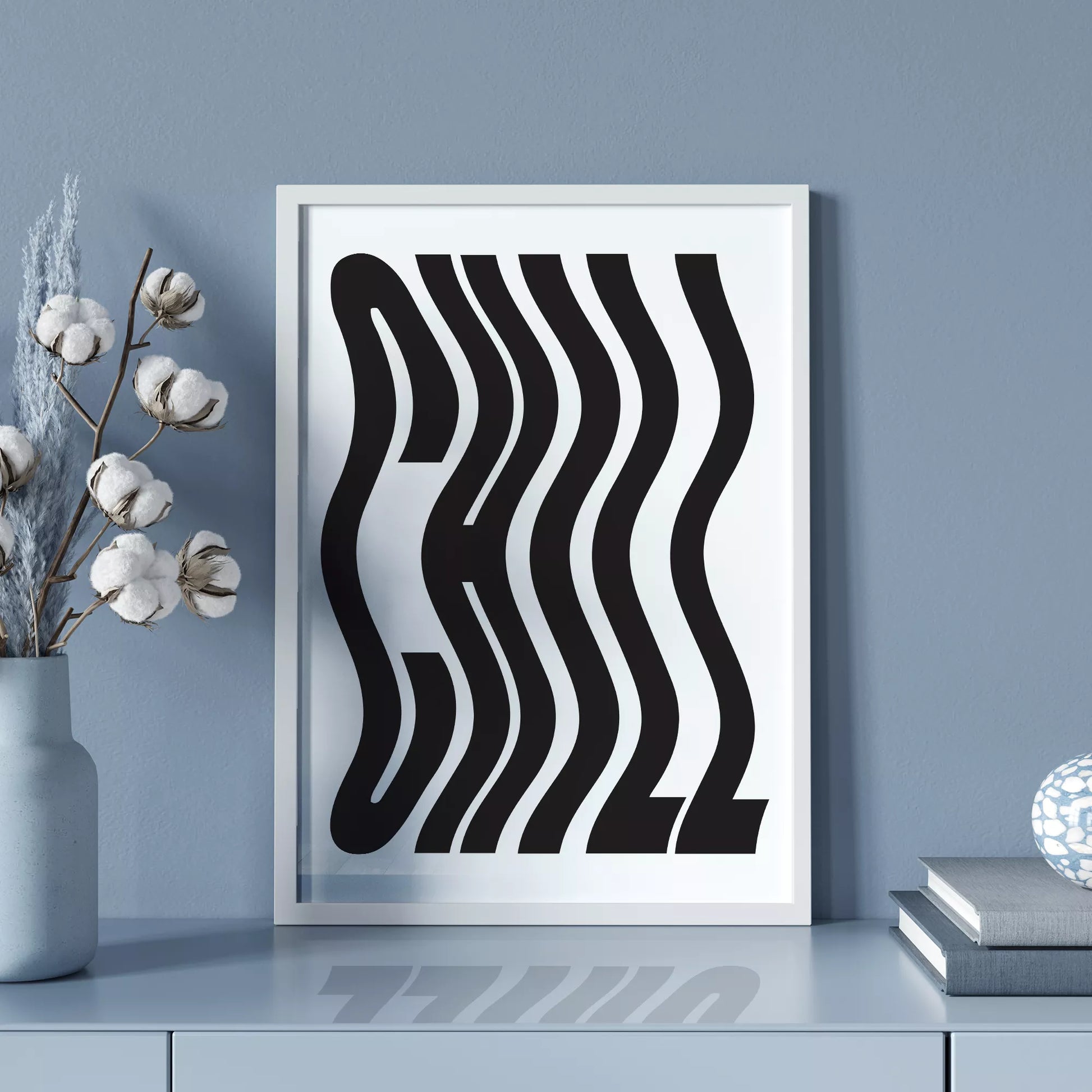 モダンな波状のタイポグラフィーアートプリント、白地に黒の抽象的な文字デザイン