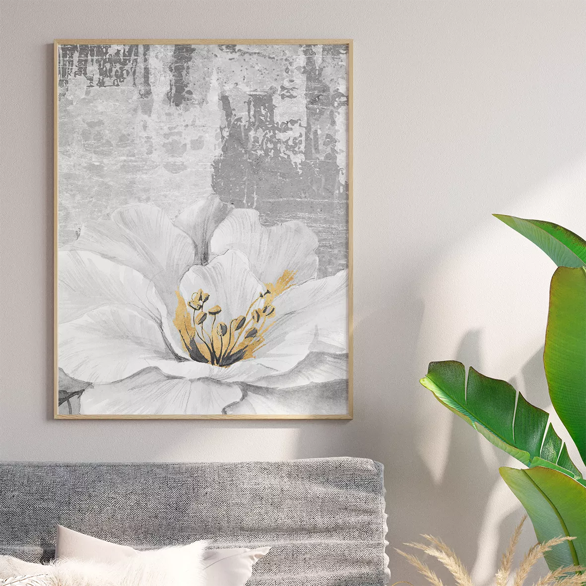 白百合の花びらとグレーの抽象的な背景が調和する3連アートパネル