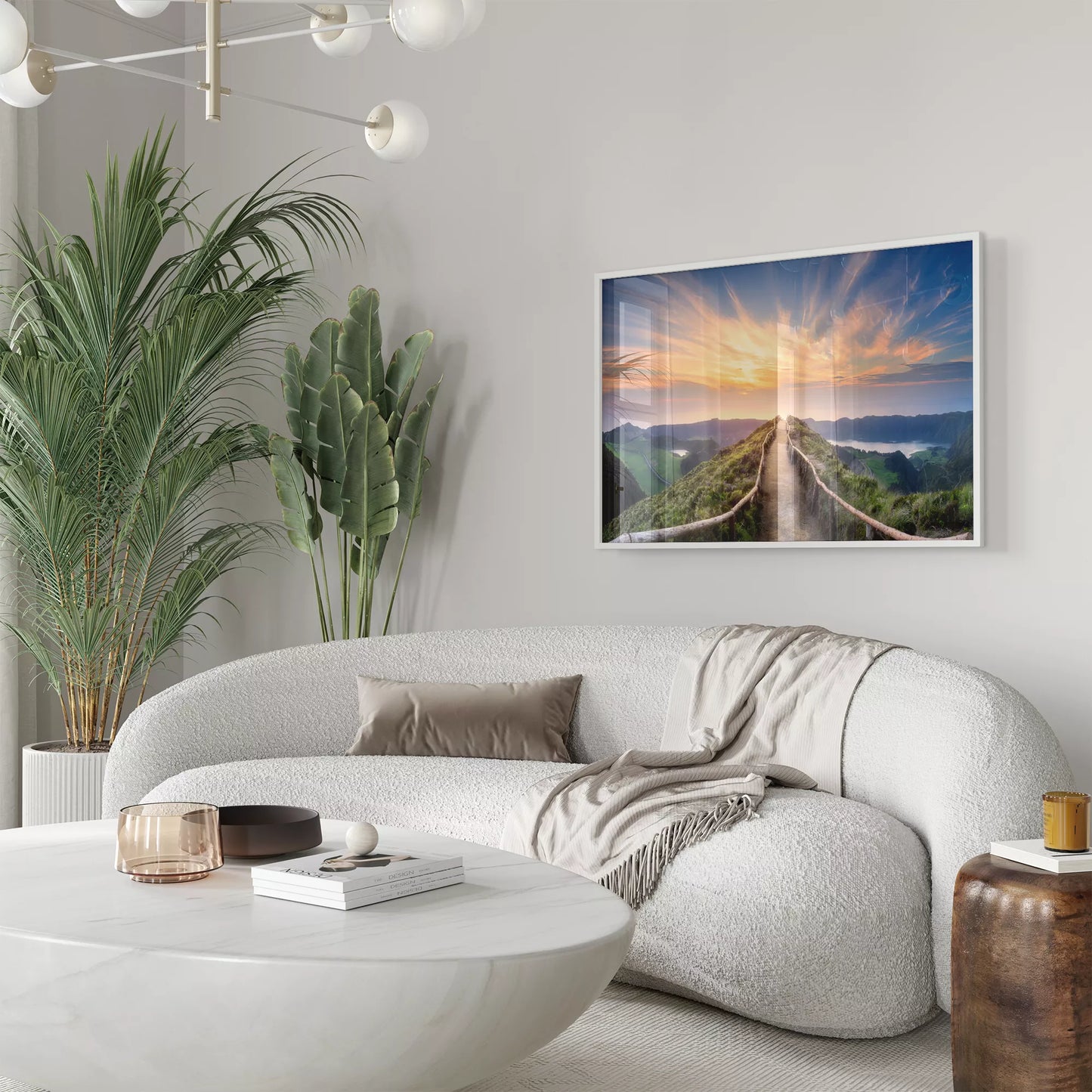 夕陽に照らされた山道からの絶景パノラマ風景