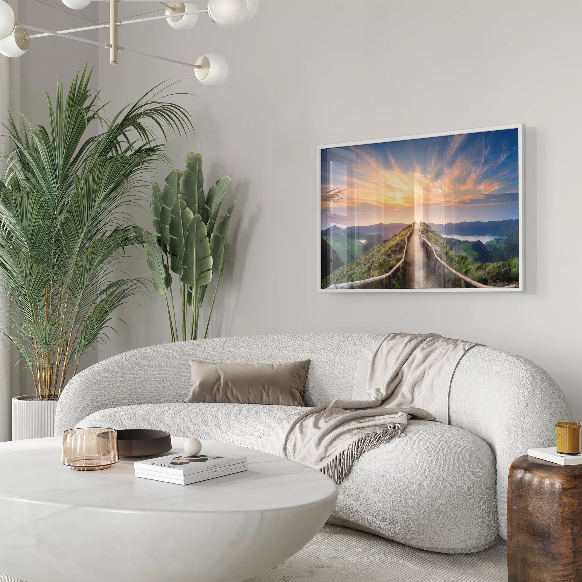 夕陽に照らされた山道からの絶景パノラマ風景