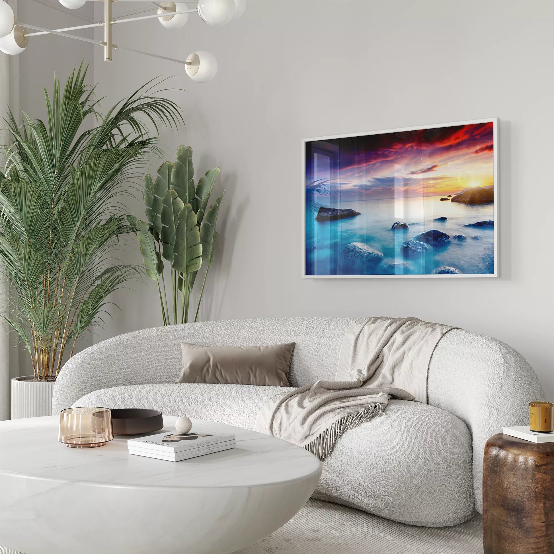 夕暮れの海岸に佇む岩々と神秘的なターコイズブルーの海景色