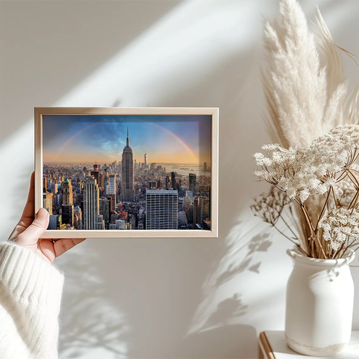 虹とエンパイアステートビルが美しいニューヨークの都市風景アートポスター