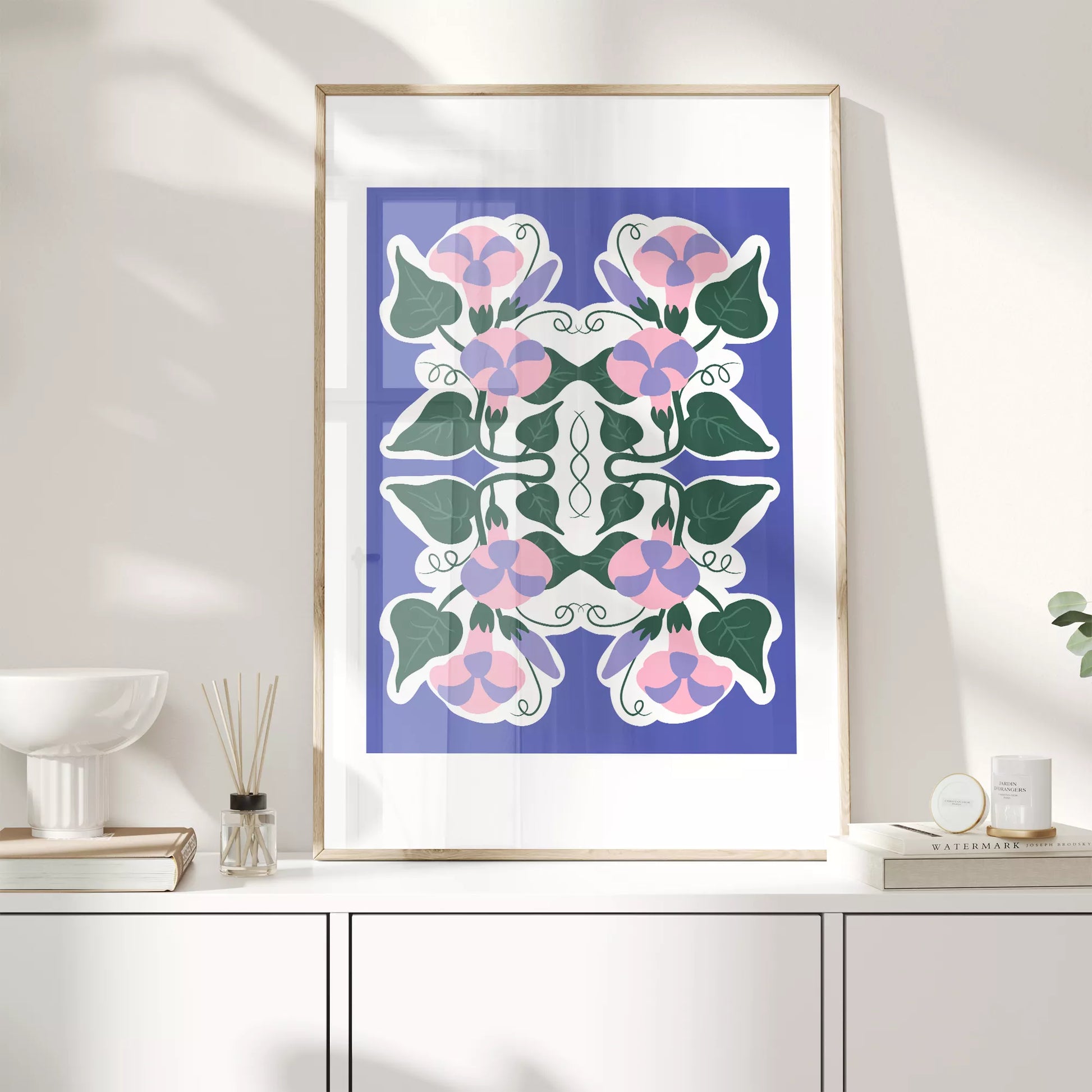 北欧風シンメトリーなパープルとピンクの花のボタニカルアートポスター