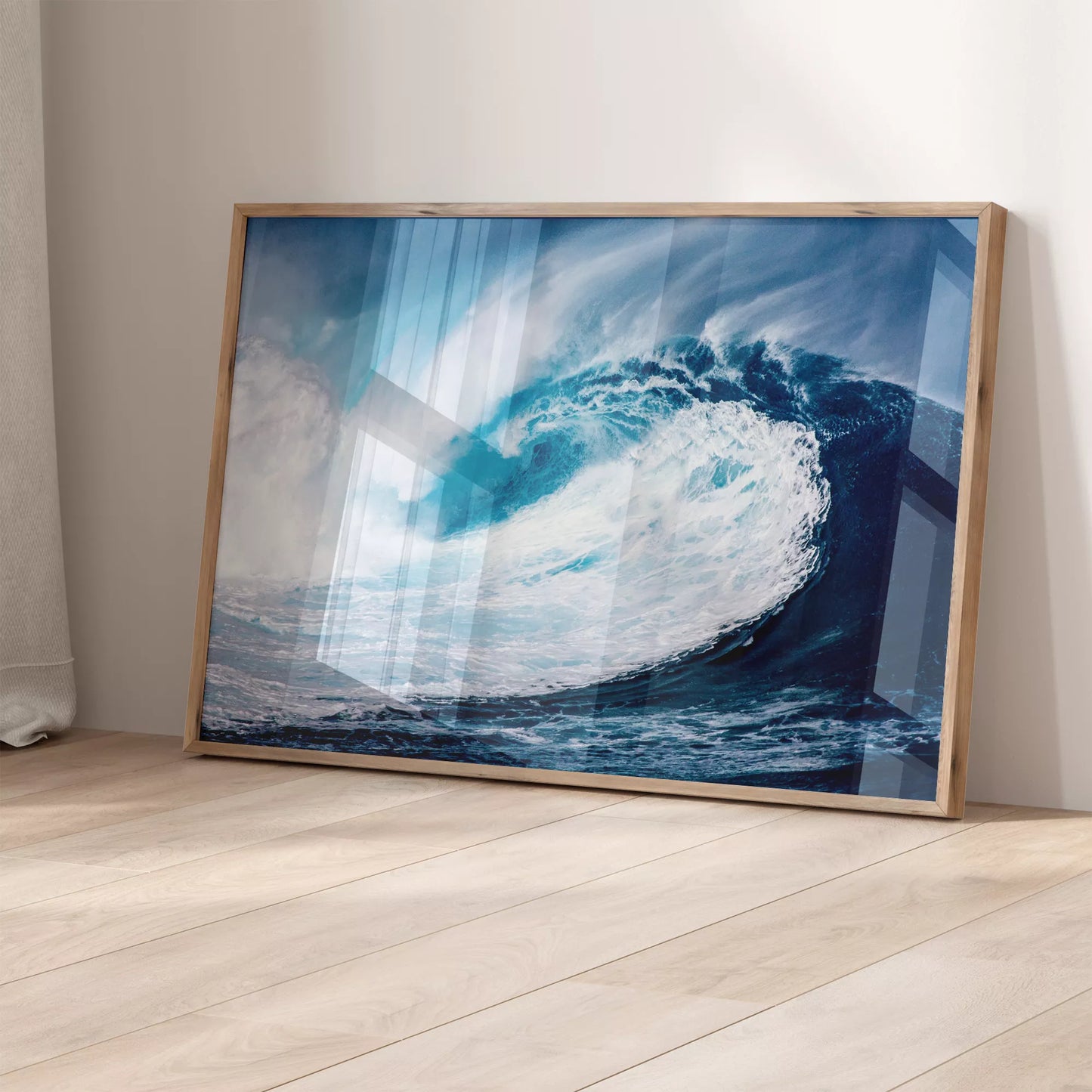 力強い青い波が巻き上がる迫力のある海景アート