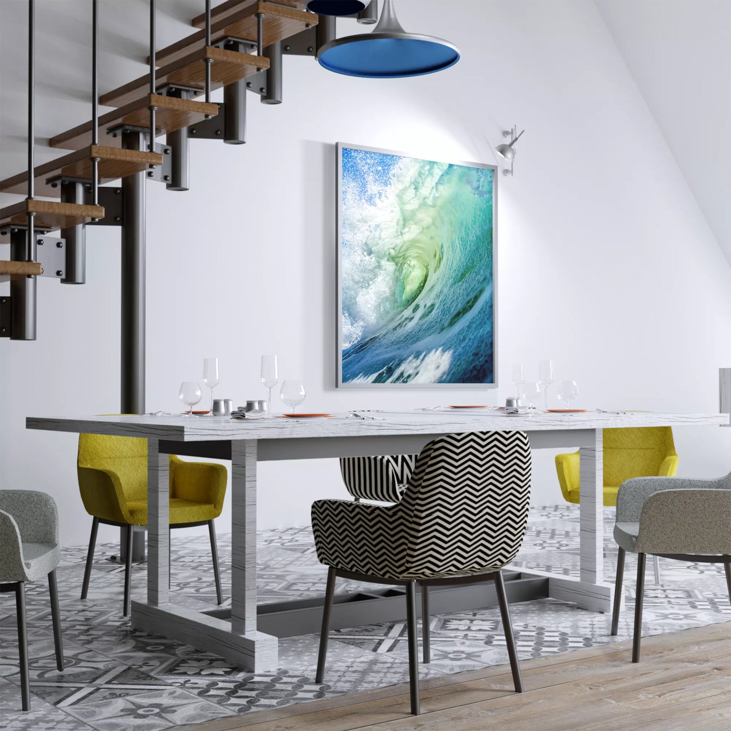 ダイナミックな波のうねりが巻き込む瞬間を捉えた写真。エメラルドグリーンからターコイズブルーへのグラデーション、白い水しぶきと透明感のある水面が印象的な海の情景。