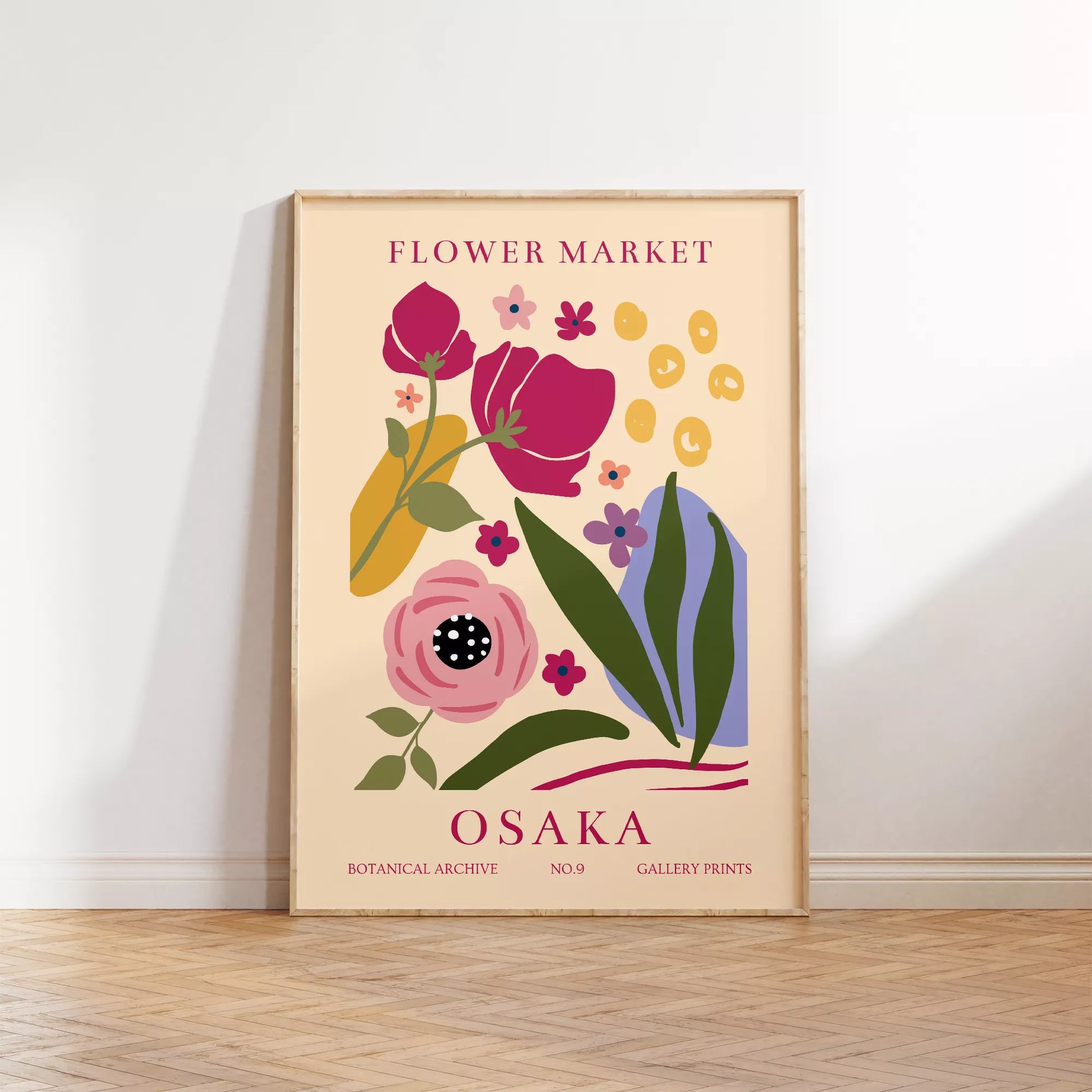 大阪フラワーマーケットのボタニカルアートポスター、淡いベージュ背景に赤紫の花とパステルカラーの植物モチーフ